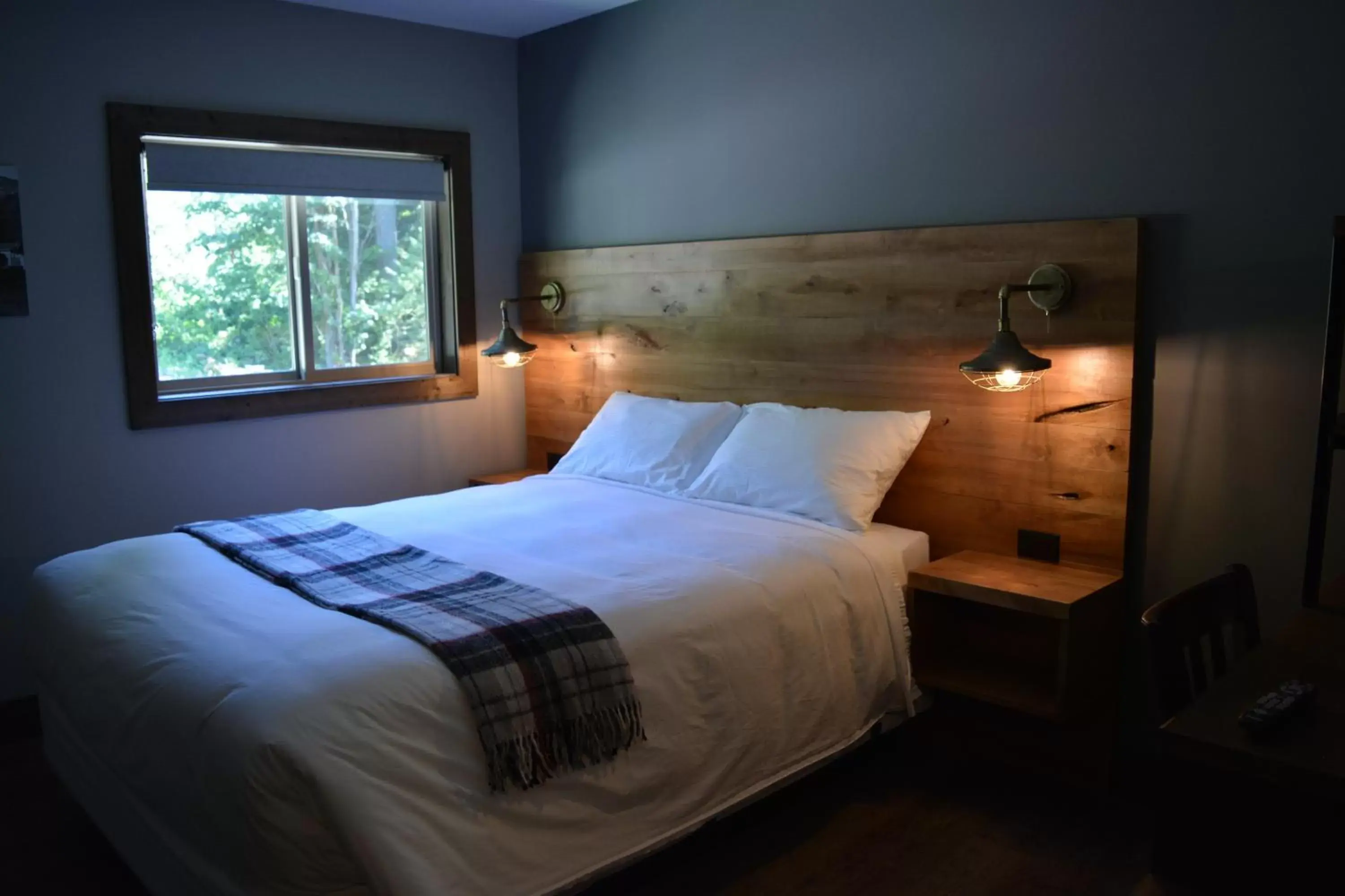 Bed in Sasquatch Inn