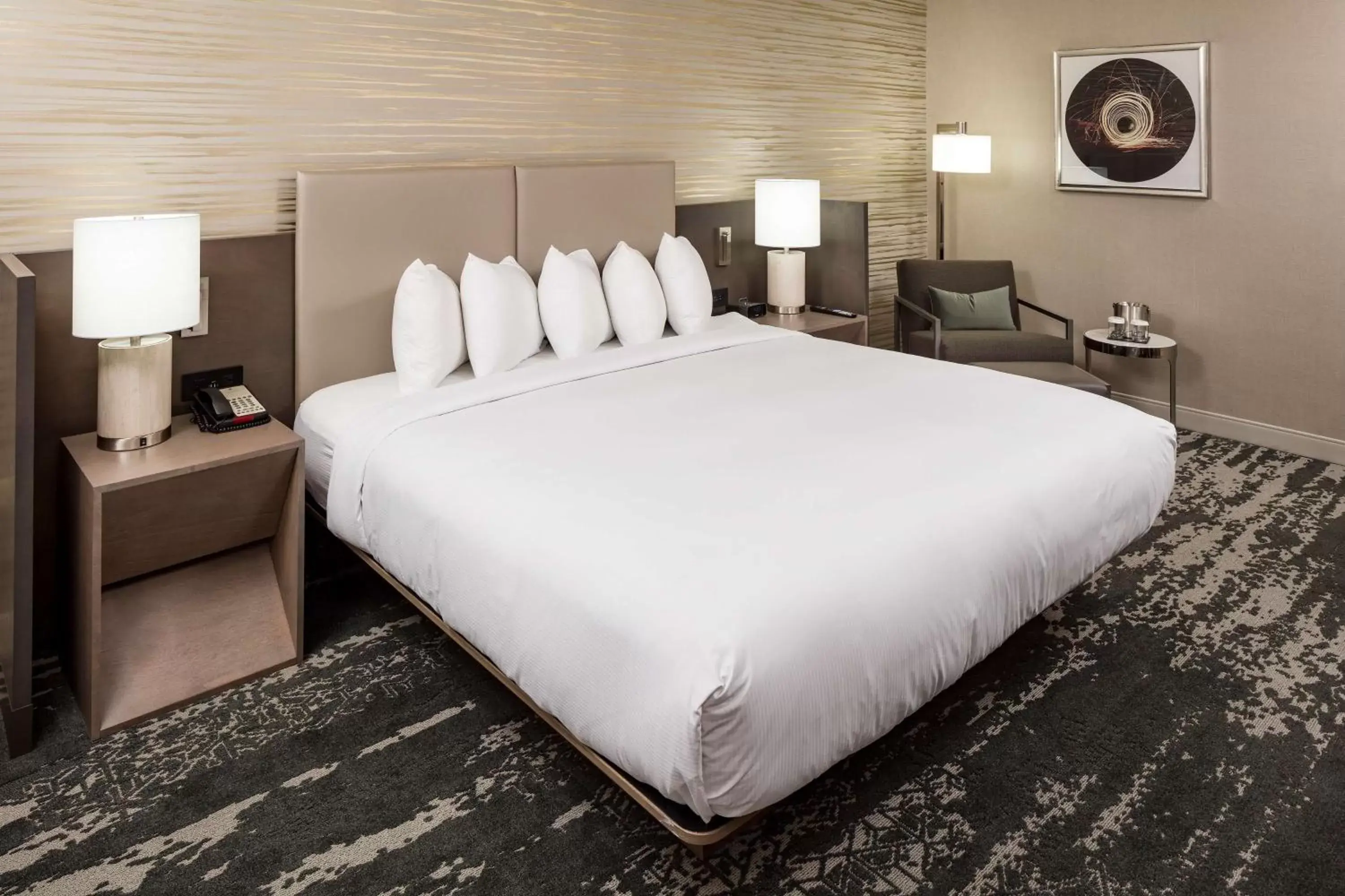 Bed in DoubleTree by Hilton Boston Logan Airport Chelsea