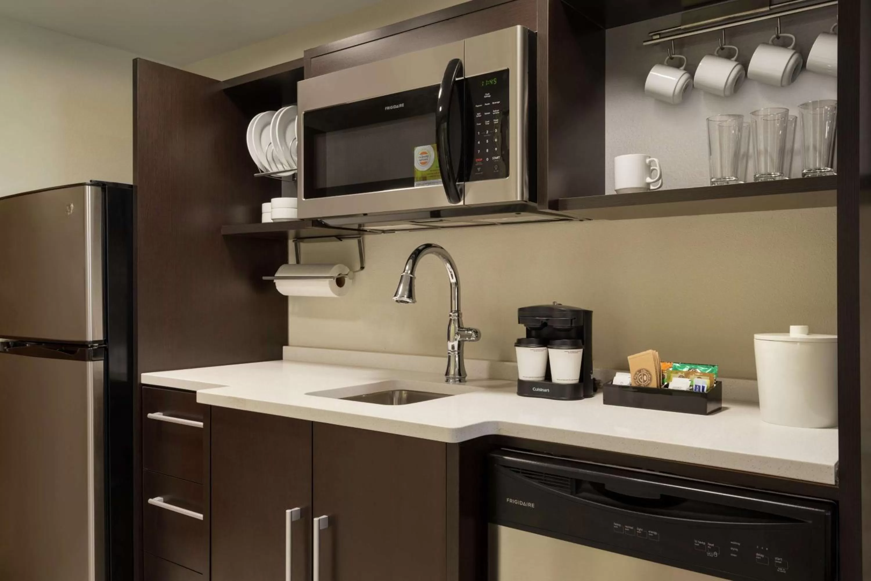 Kitchen or kitchenette in Home2 Suites By Hilton Leavenworth Downtown