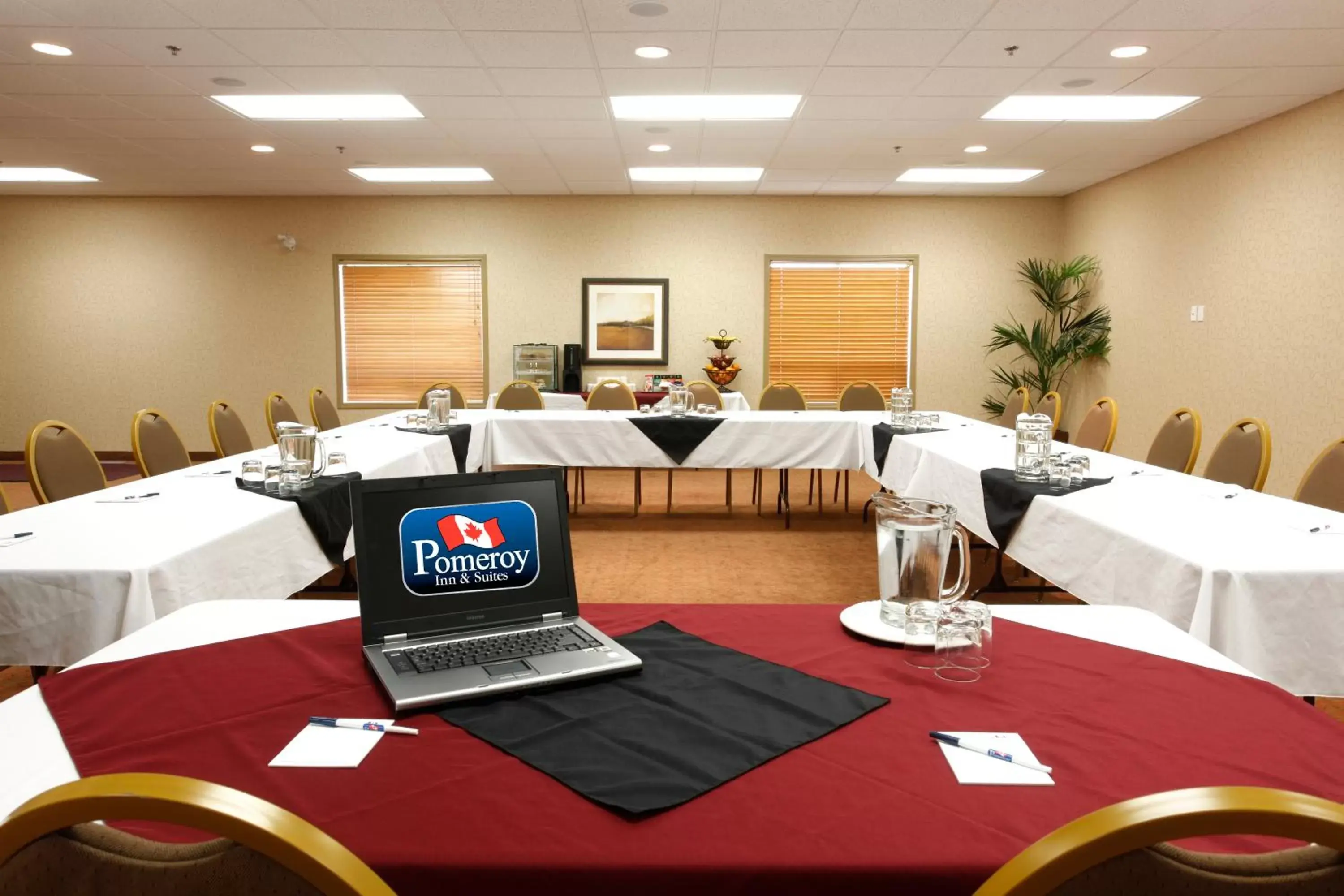 Meeting/conference room in Pomeroy Inn and Suites Chetwynd