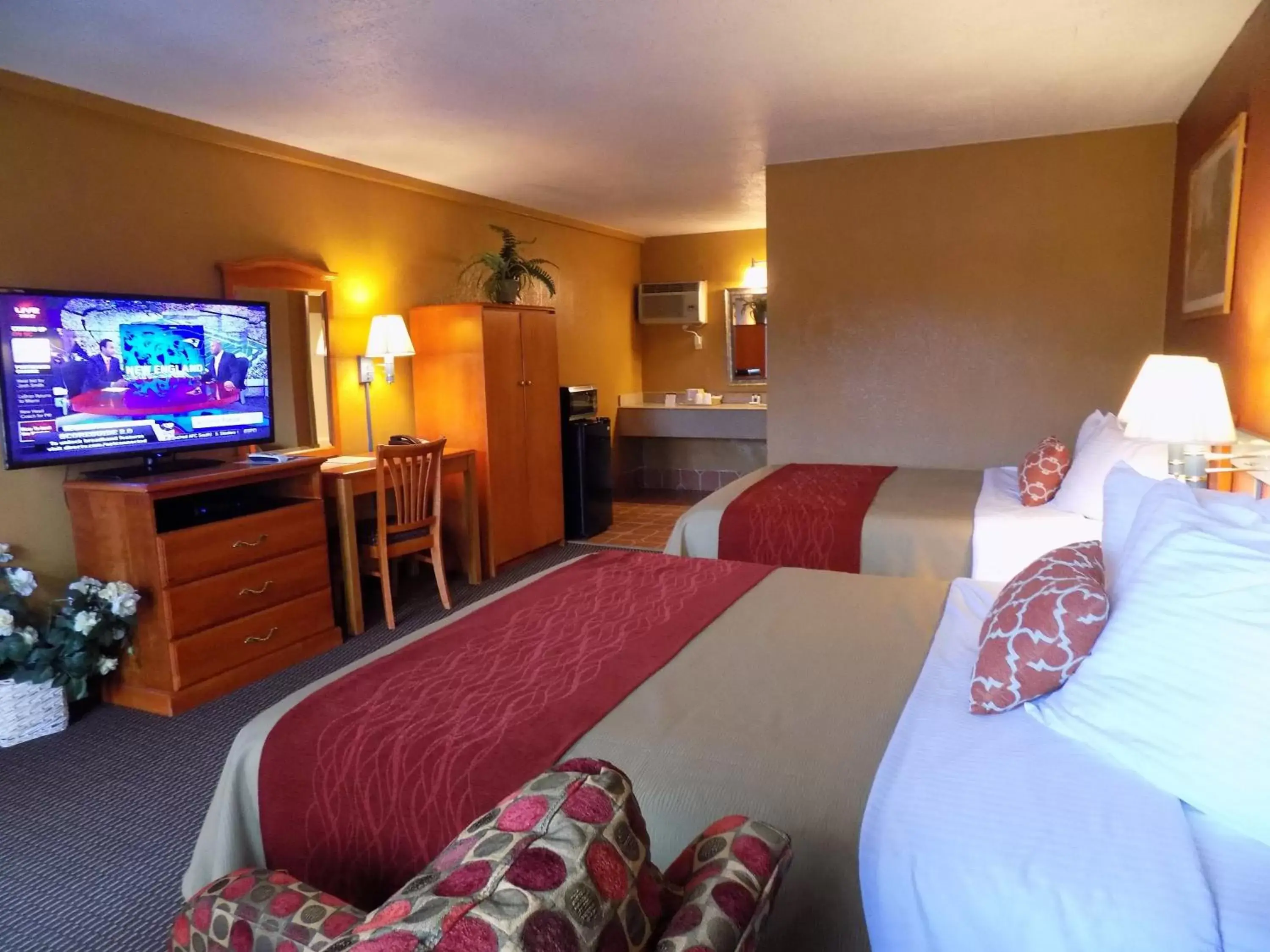 TV and multimedia, Bed in Virginia Inn