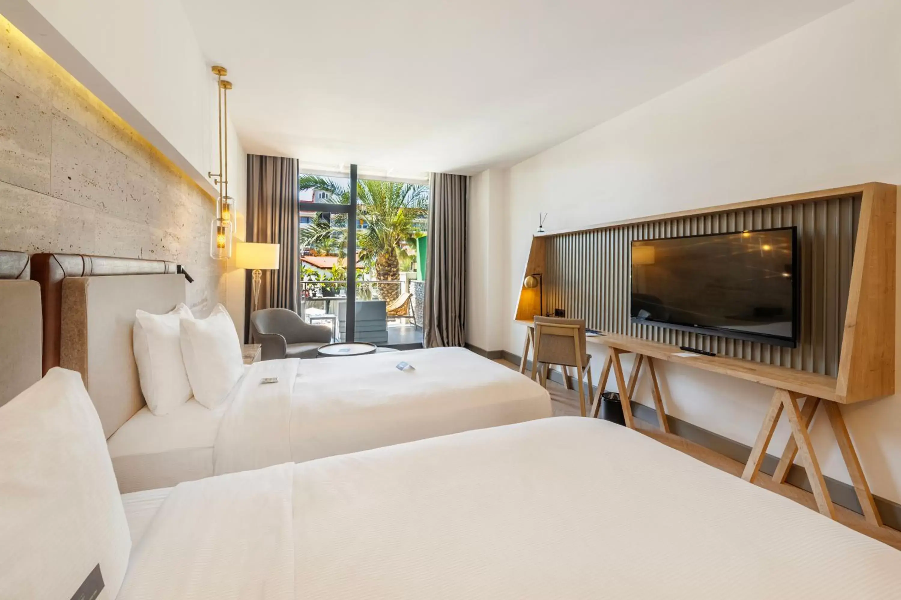 Bedroom, Bed in DoubleTree By Hilton Antalya-Kemer