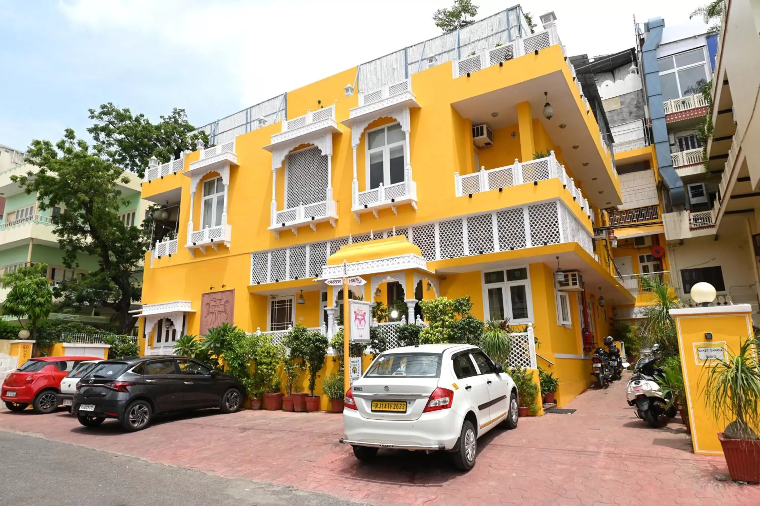 Property building in Chitra Katha - A Story Per Stay Property building in Chitra Katha - A Story Per Stay