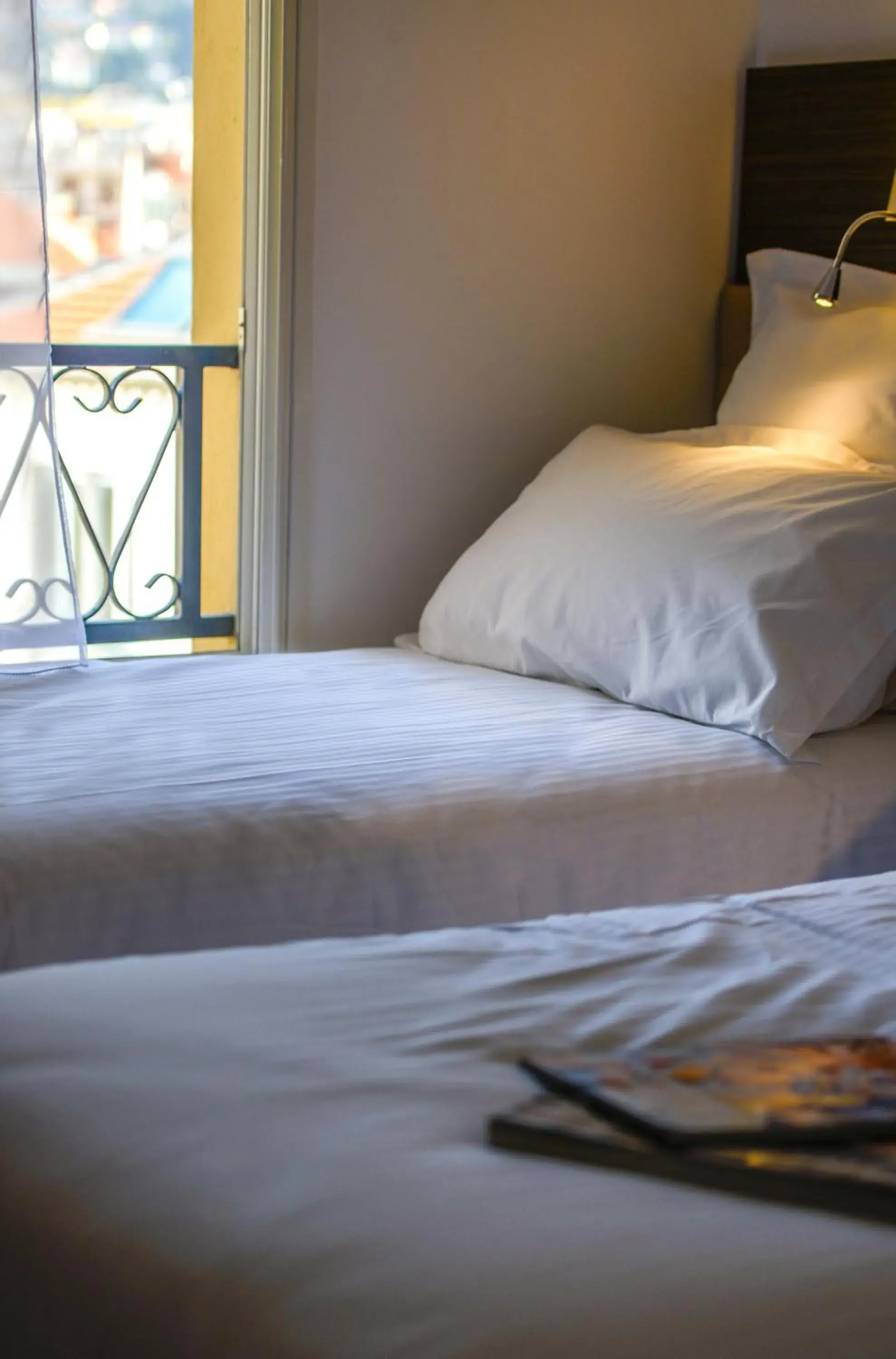 Bedroom, Bed in Hôtel Monsigny