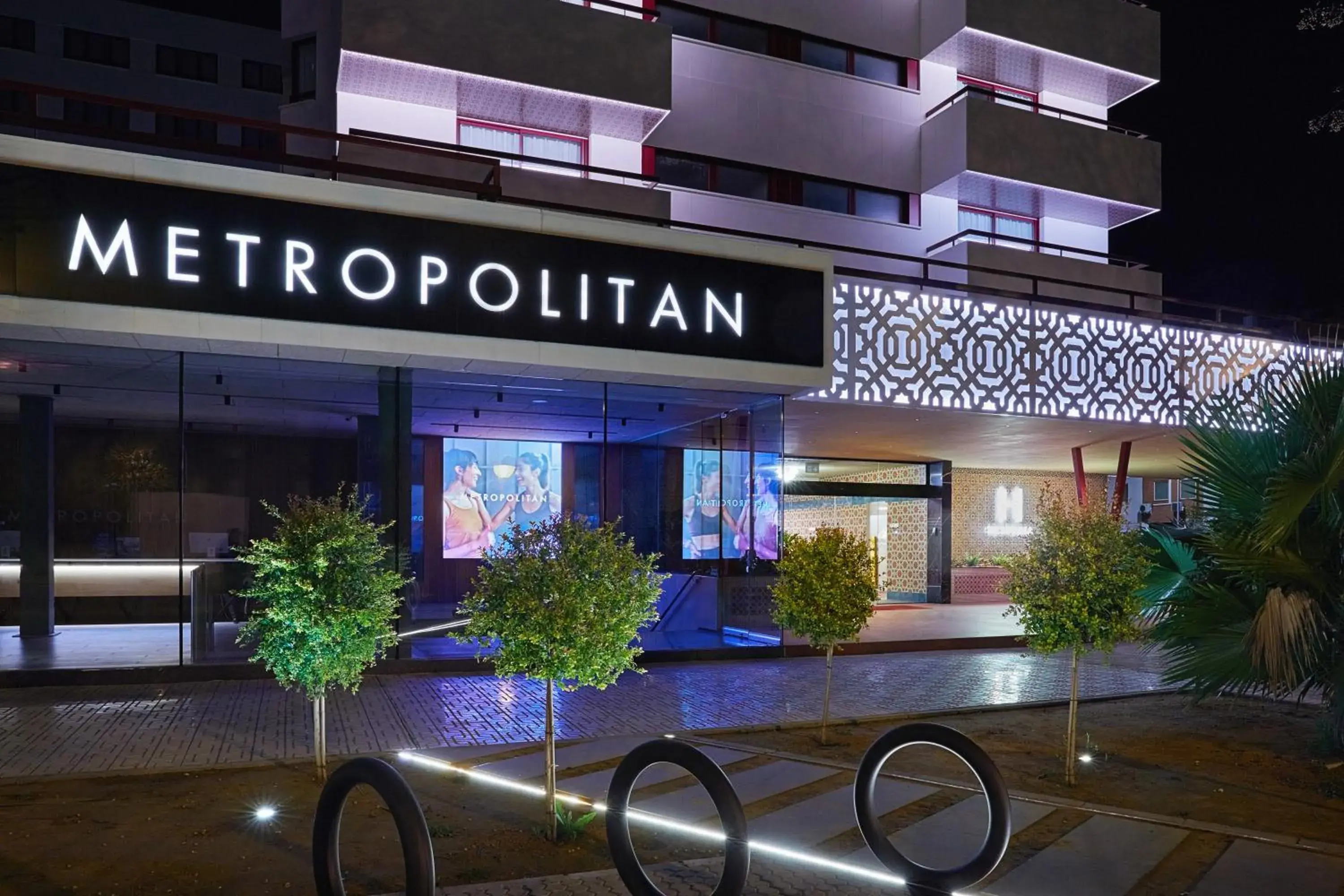 Facade/entrance in Hesperia Sevilla Facade/entrance in Hesperia Sevilla