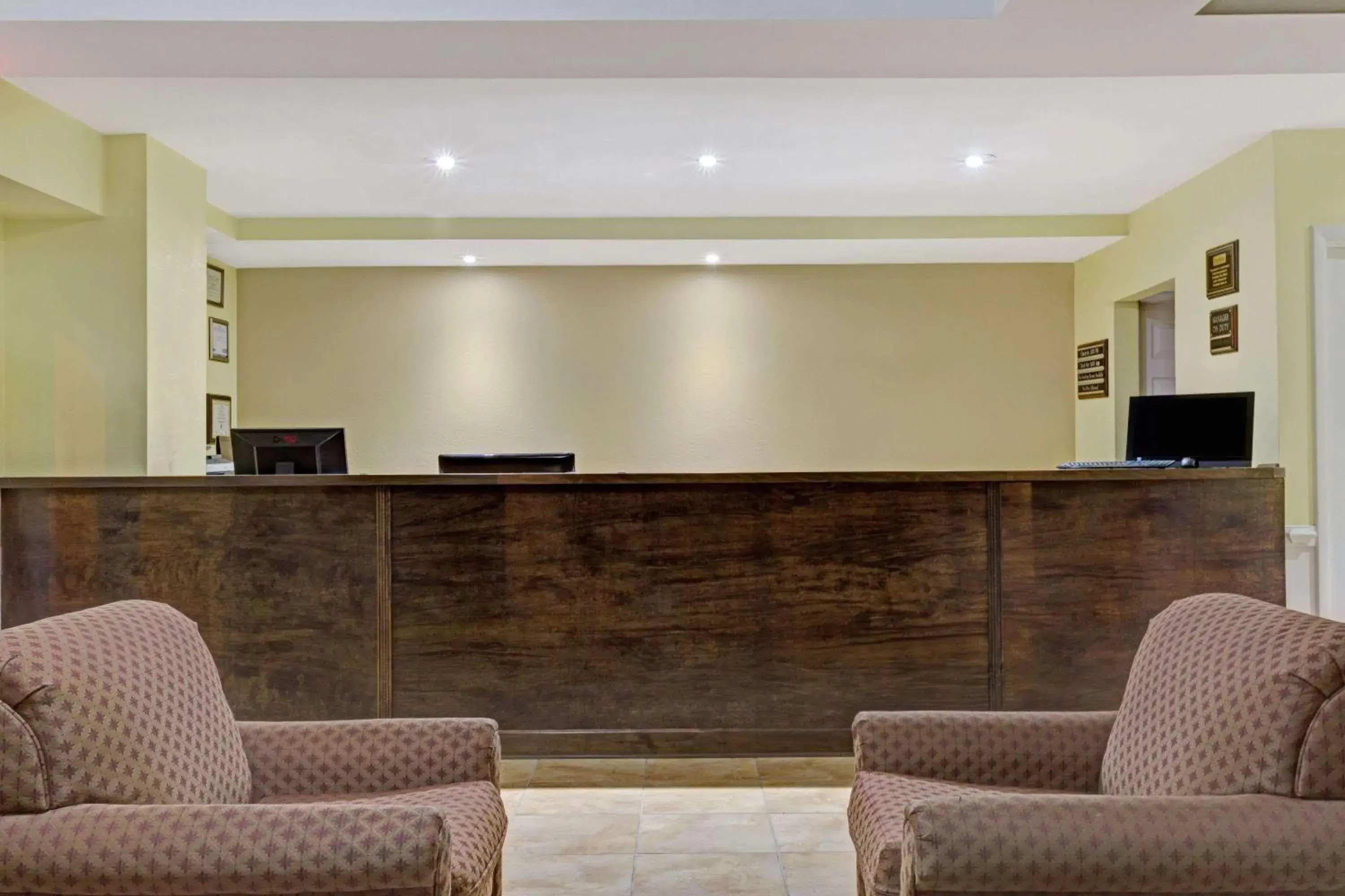 Lobby or reception, Lobby/Reception in Travelodge by Wyndham Williamsburg Colonial Area