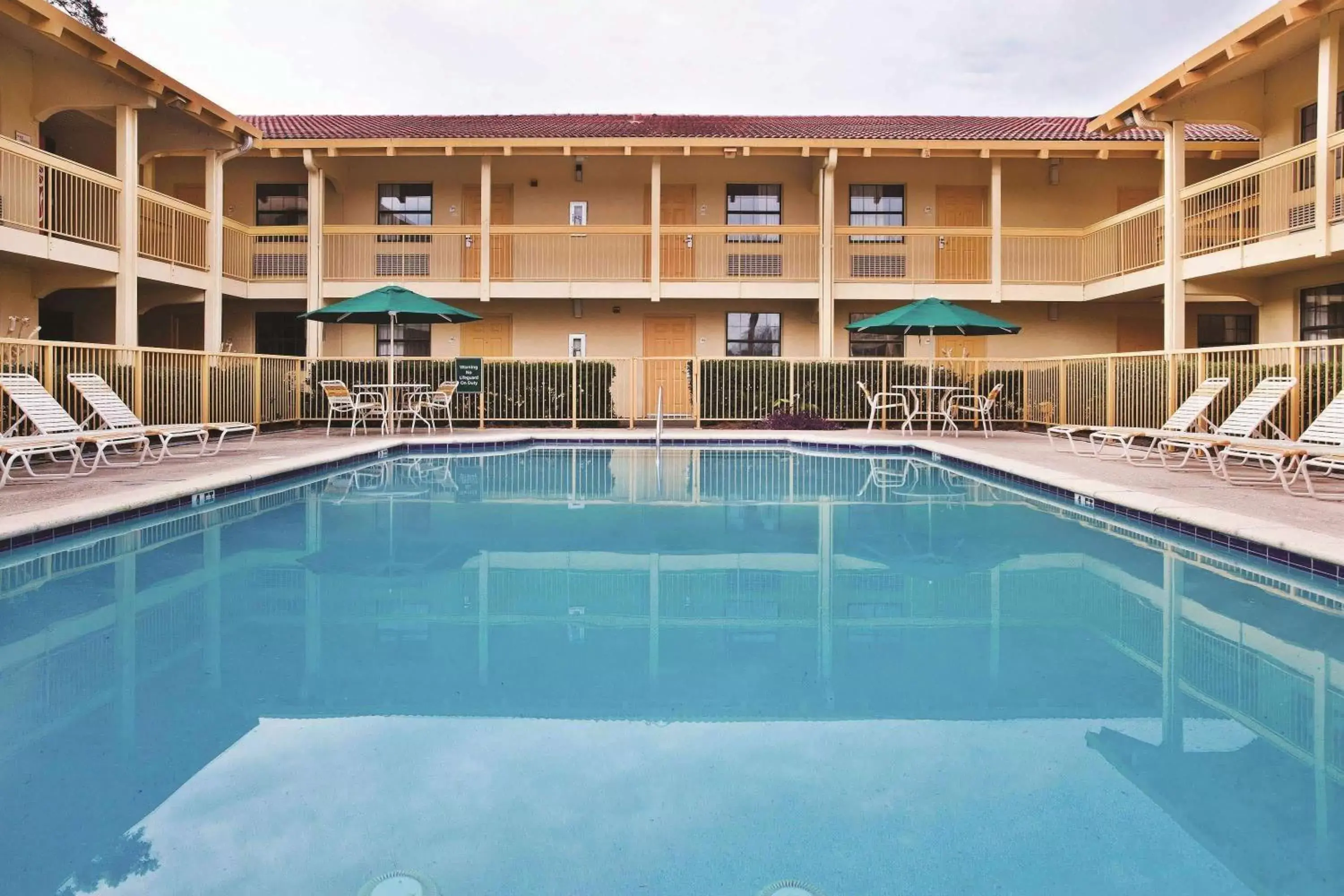 On site, Swimming Pool in La Quinta Inn by Wyndham Savannah Midtown
