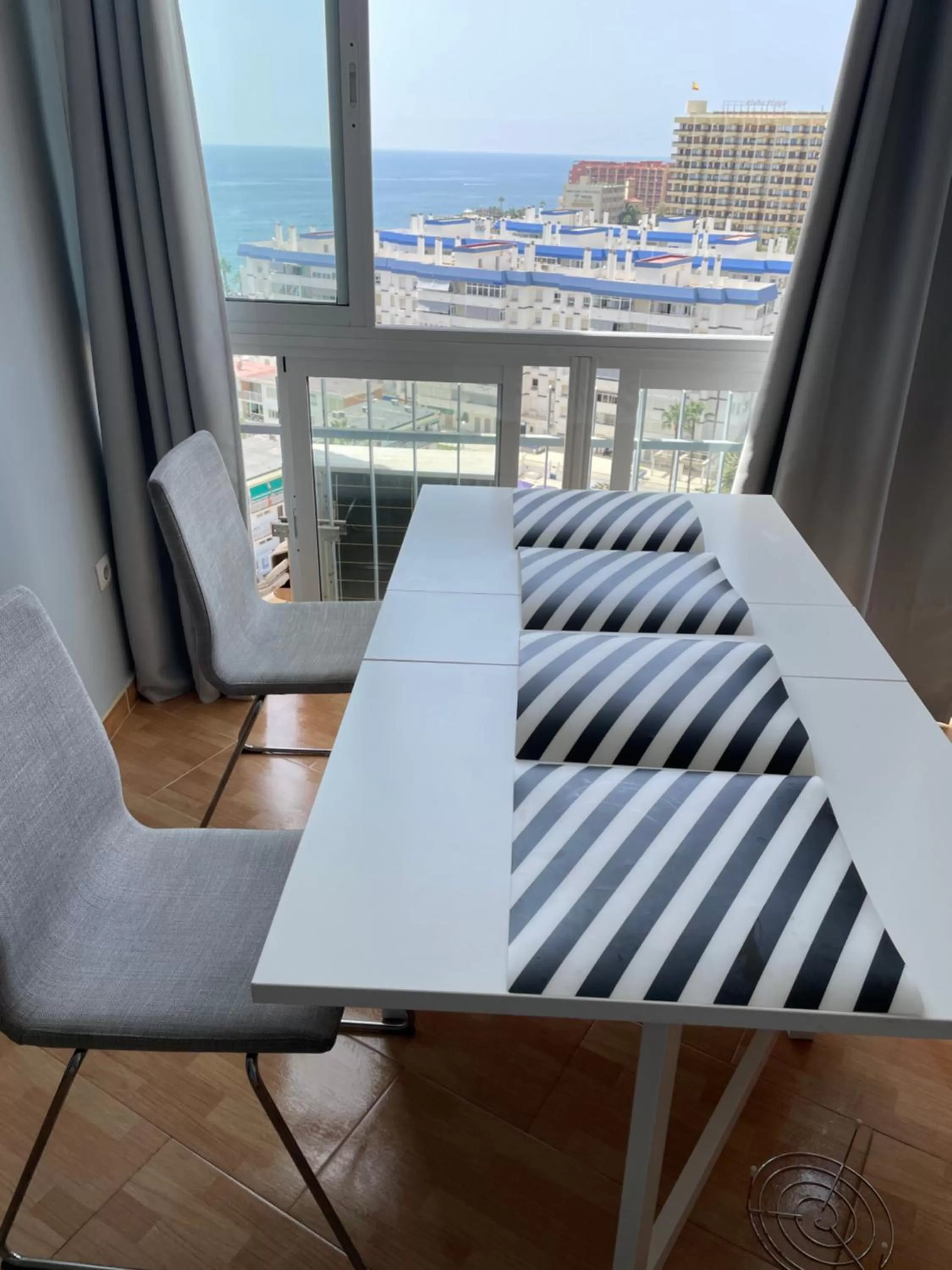Benalmadena ,apartamento-Estudio primera Línea de Playa