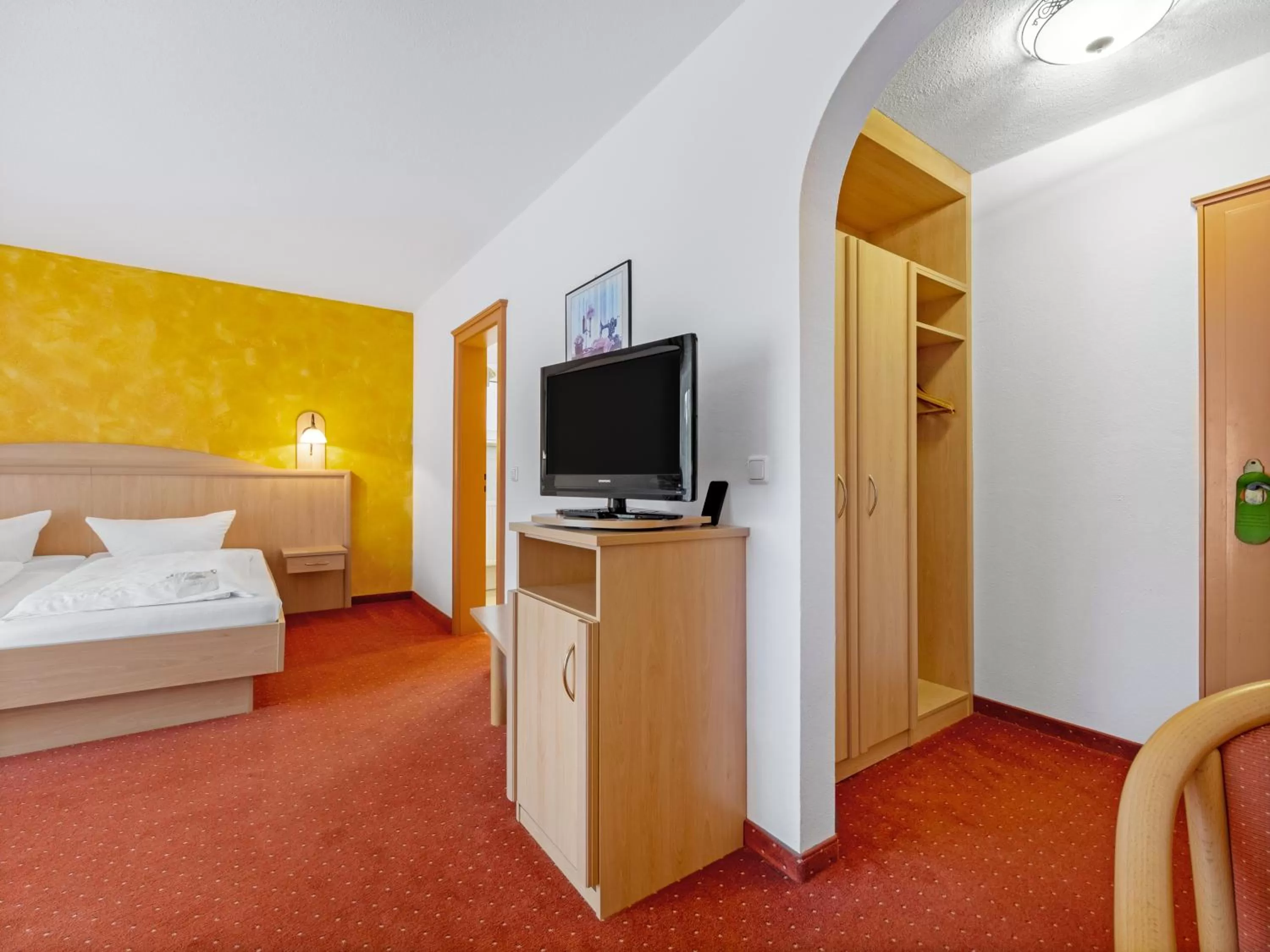 TV and multimedia, Bed in Landhotel Gabriele