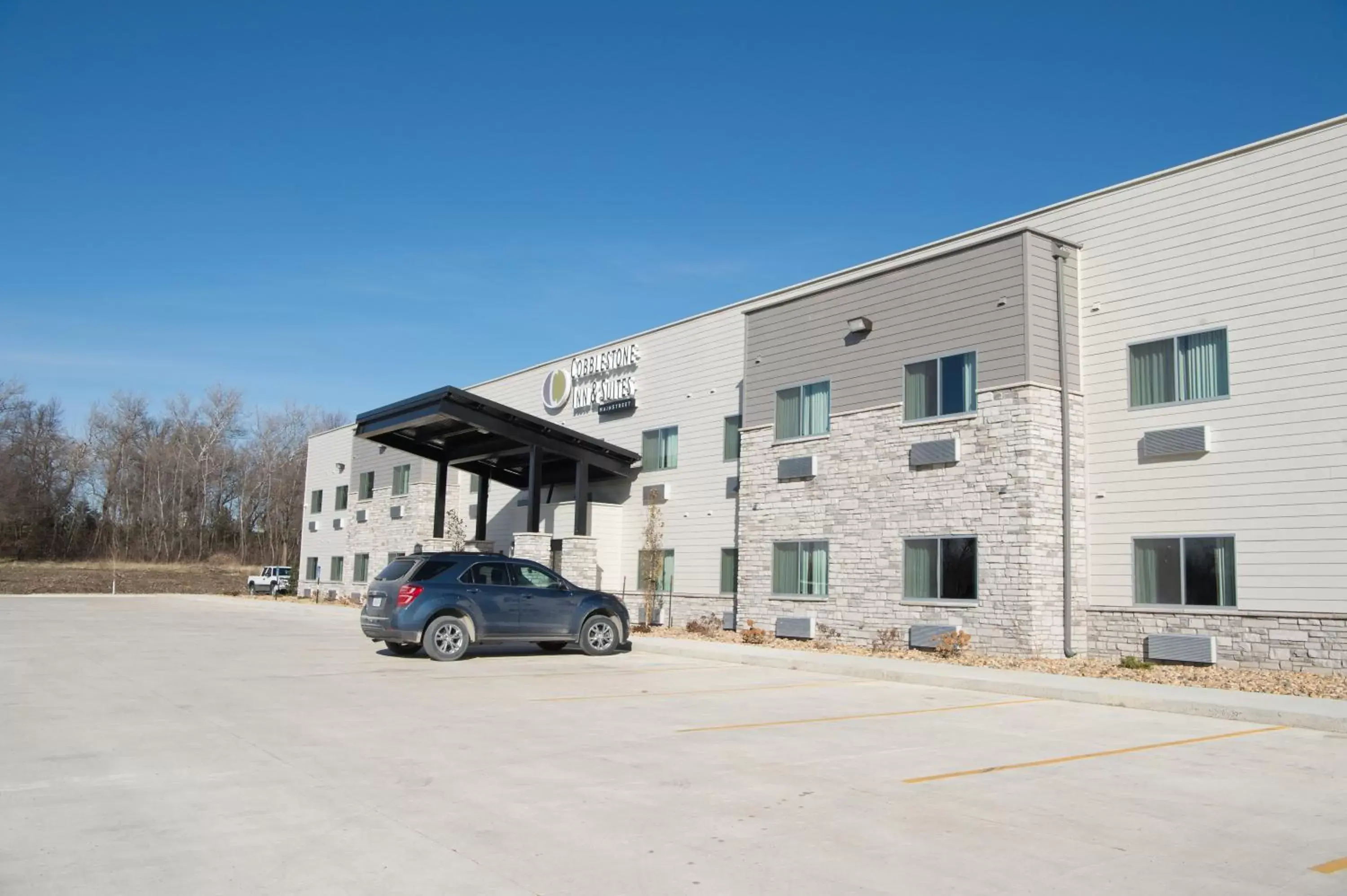 Facade/entrance, Property Building in Cobblestone Inn & Suites - Forest City