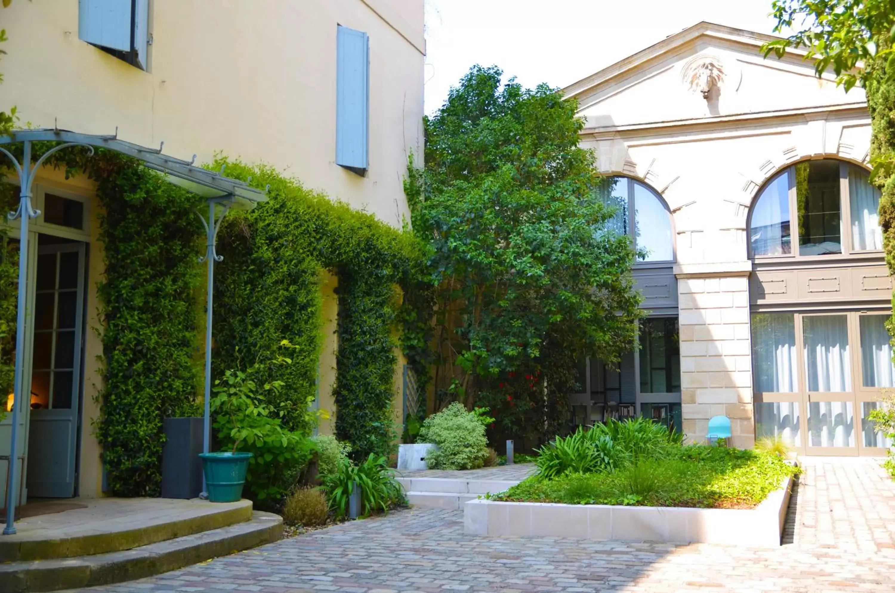 Garden, Property Building in Hôtel La Maison Bord'eaux