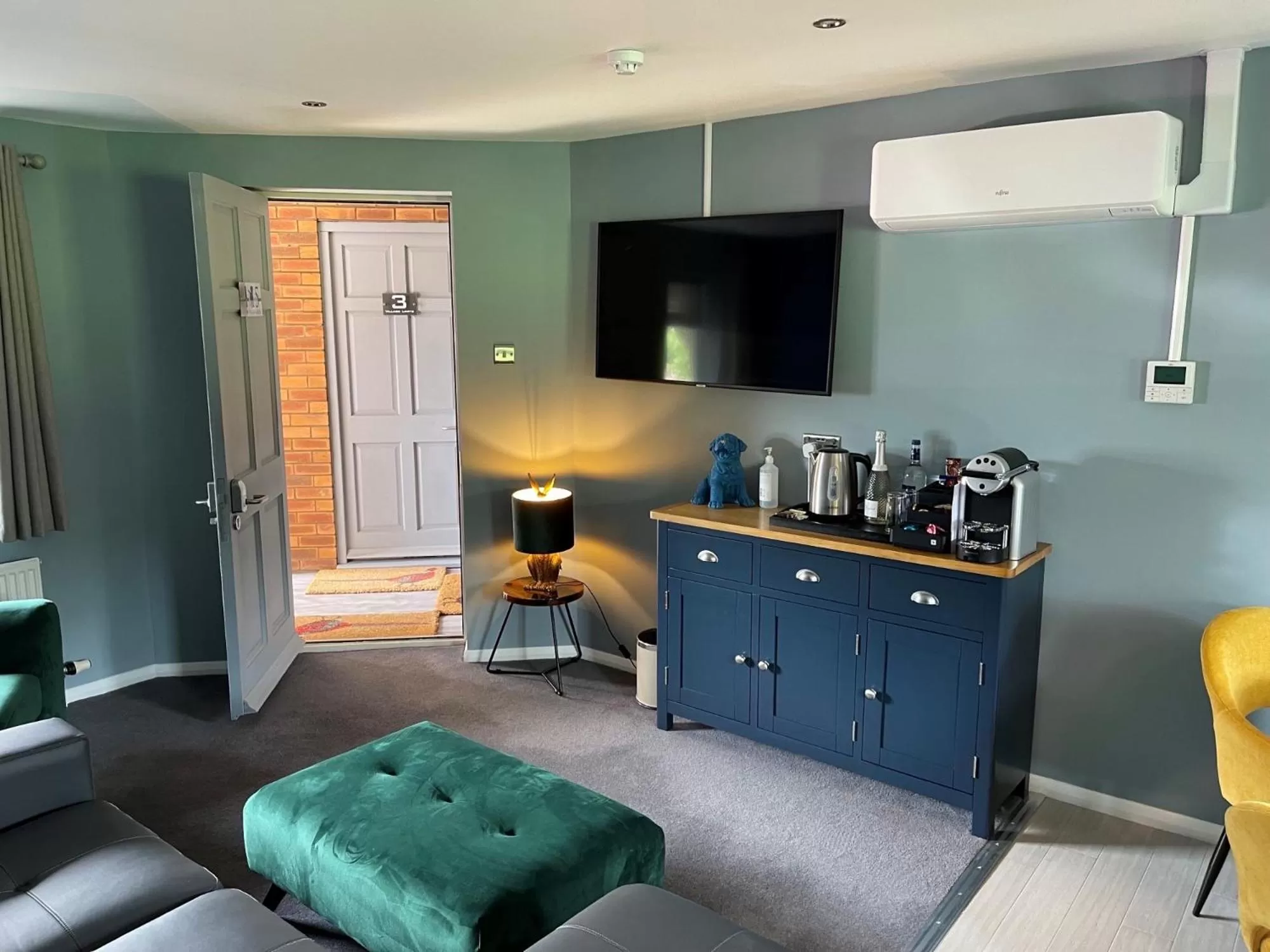 Living room in Village Limits Bed and Breakfast Rooms