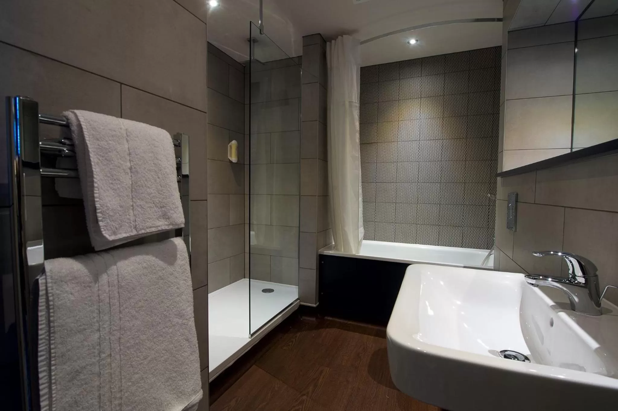 Bathroom in The Yarborough Hotel Wetherspoon