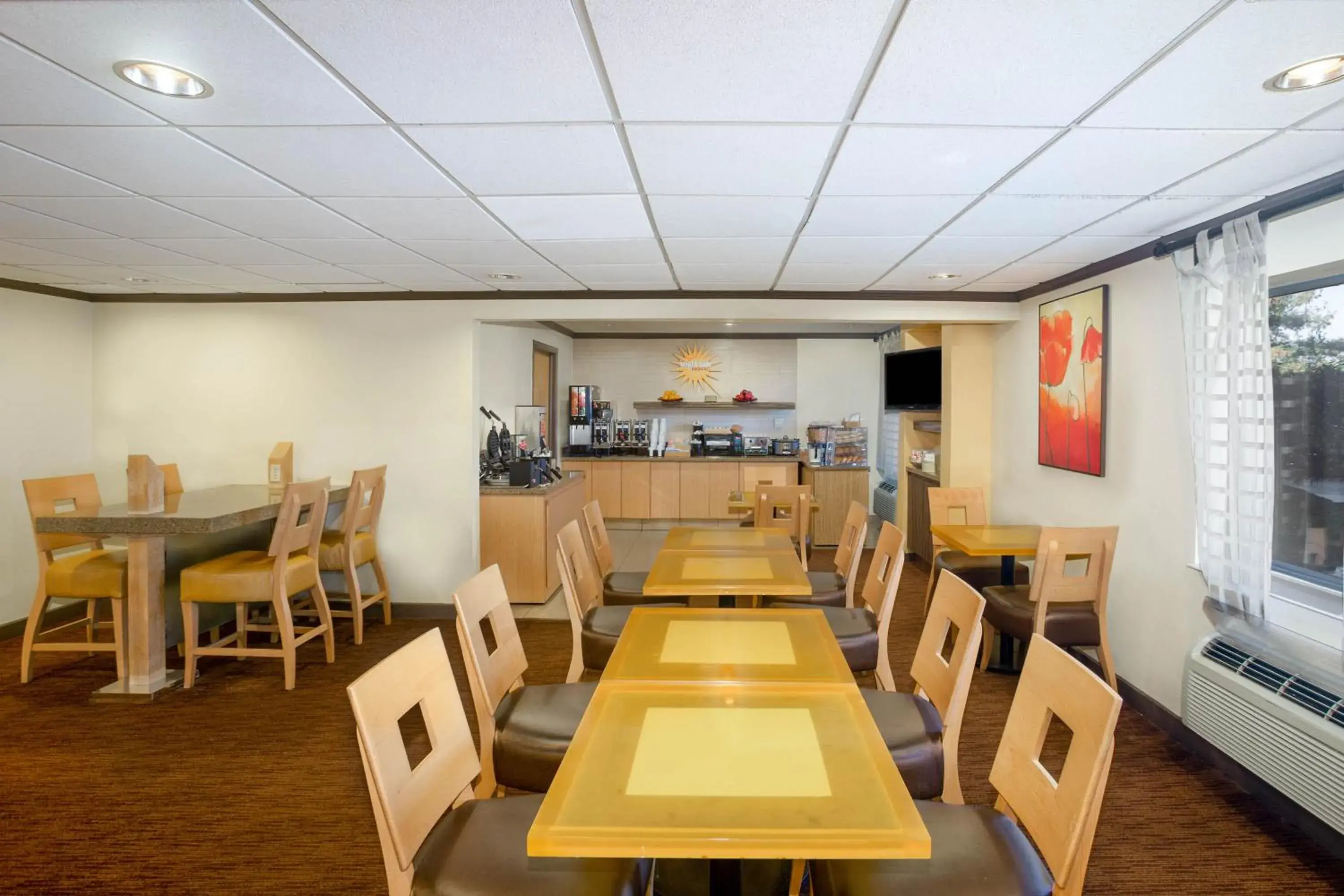 Breakfast, Restaurant/Places to Eat in La Quinta Inn & Suites by Wyndham Springdale