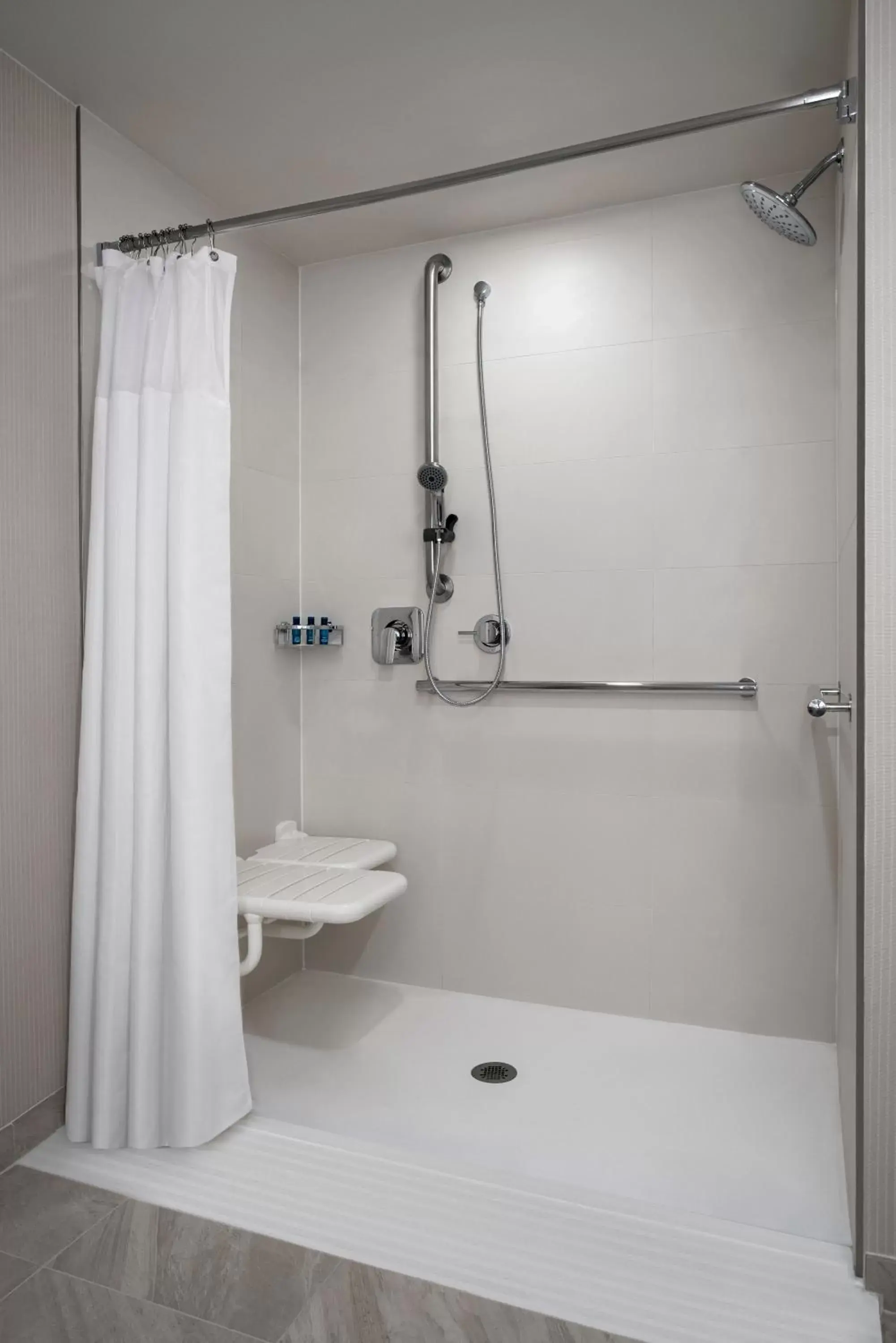 Shower, Bathroom in Delta Hotels by Marriott Richmond Downtown