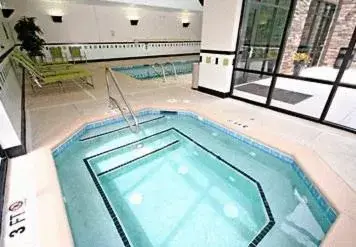 Spa and wellness centre/facilities, Swimming Pool in Fairfield Inn Suites Elkin Jonesville