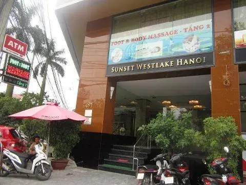 Facade/entrance in Sunset Westlake Hanoi Hotel