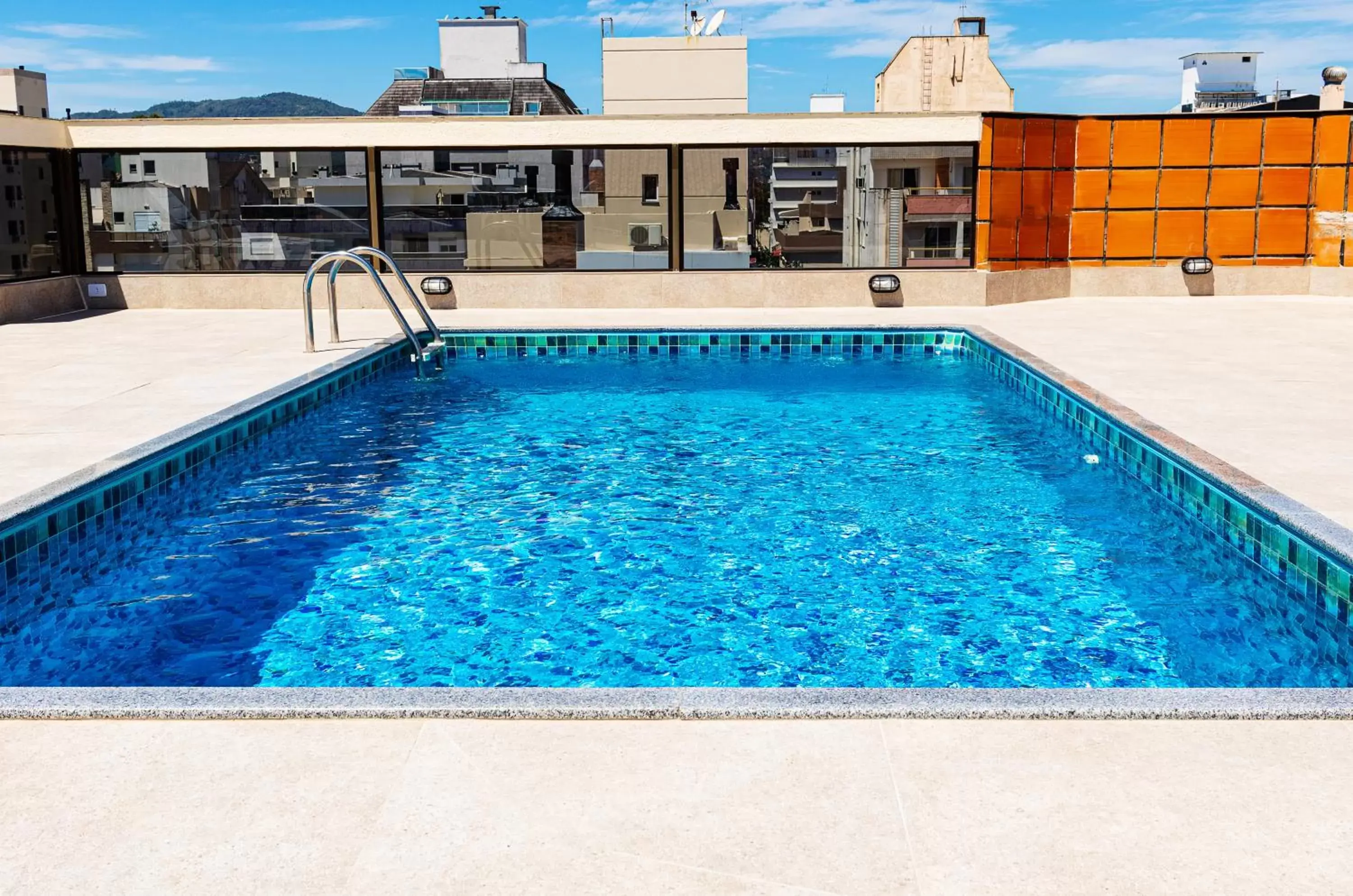 Swimming pool in Ilhasul Hotel Residencia Swimming pool in Ilhasul Hotel Residencia