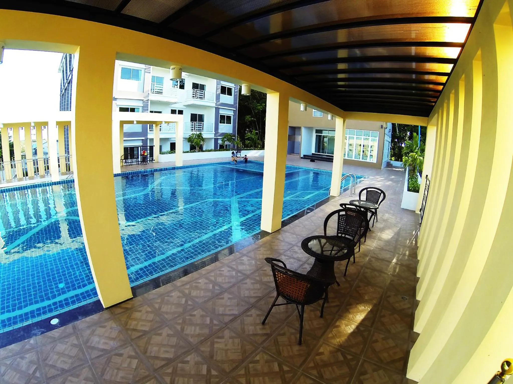 Swimming pool in The Contrast i Hotel