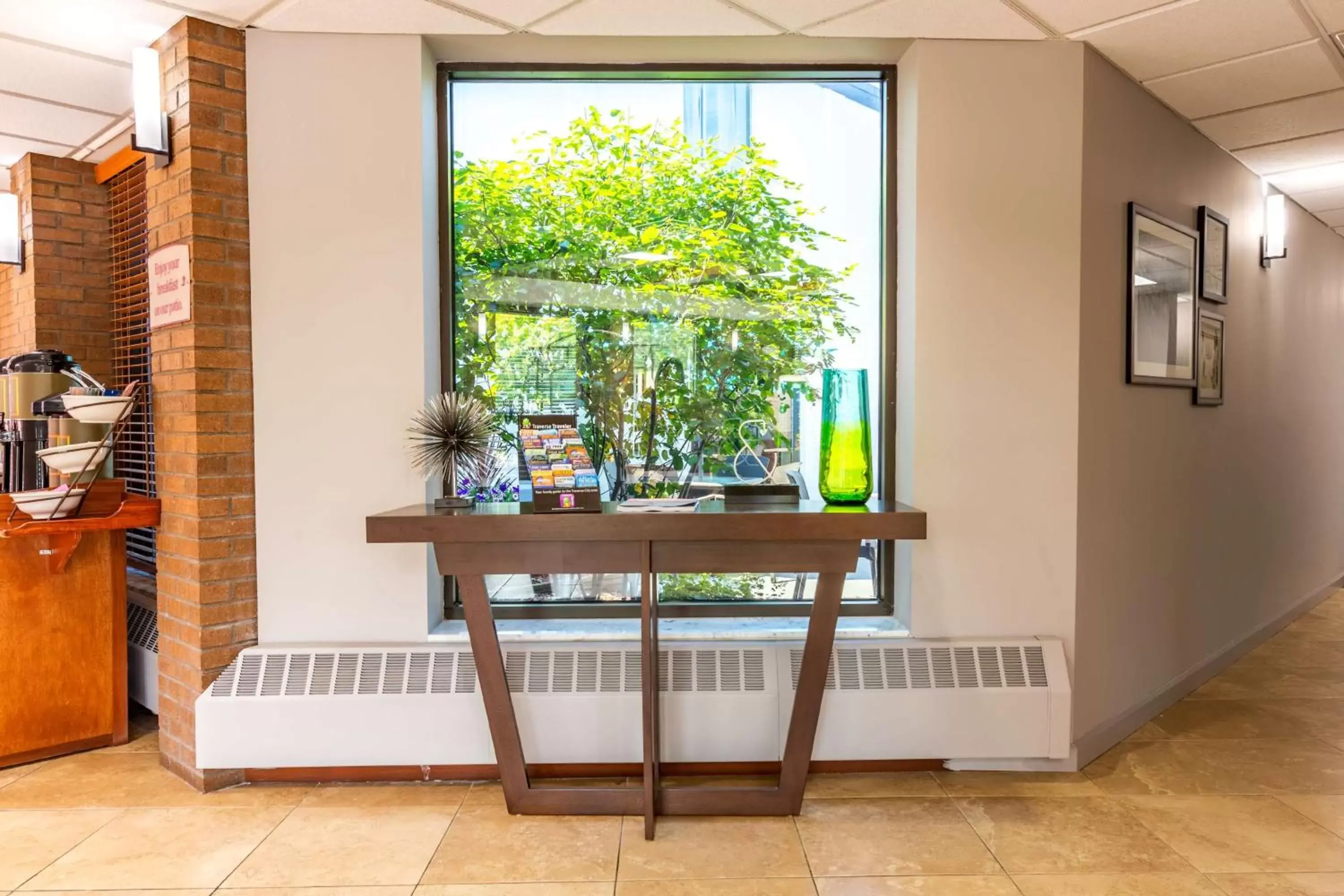 Lobby or reception in Country Inn & Suites by Radisson, Traverse City, MI