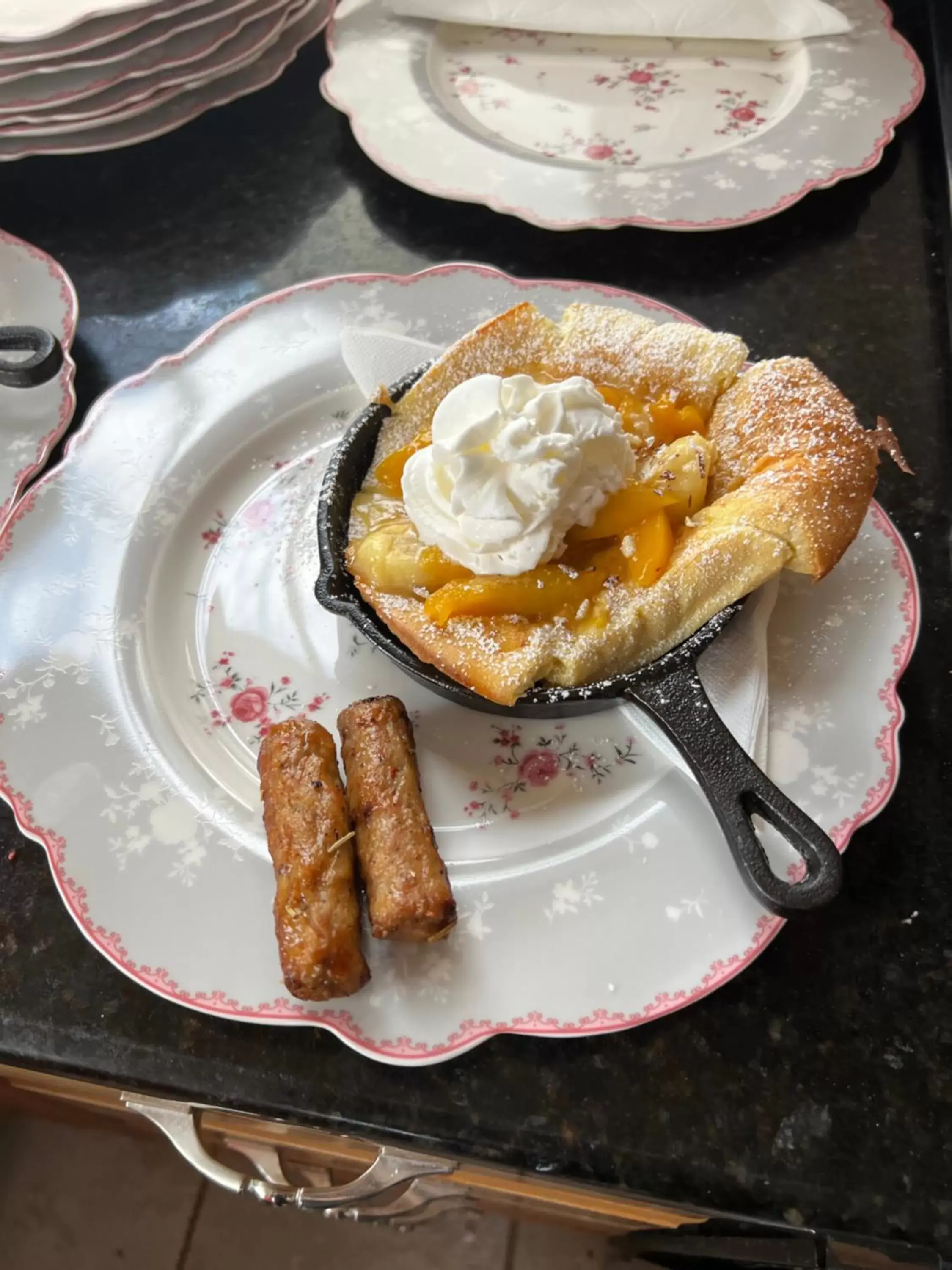 Breakfast in Almondy Inn Bed & Breakfast