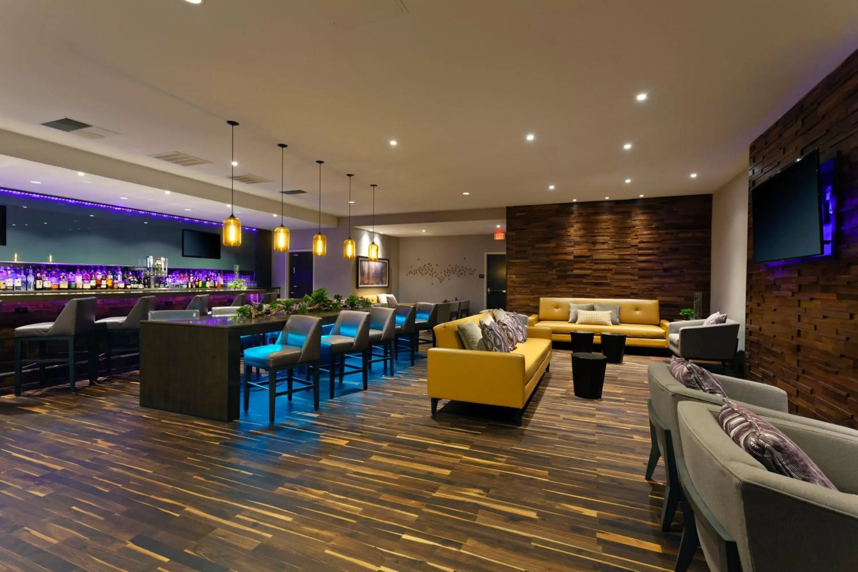 Lounge or bar, Restaurant/Places to Eat in Crowne Plaza Silicon Valley North - Union City, an IHG Hotel