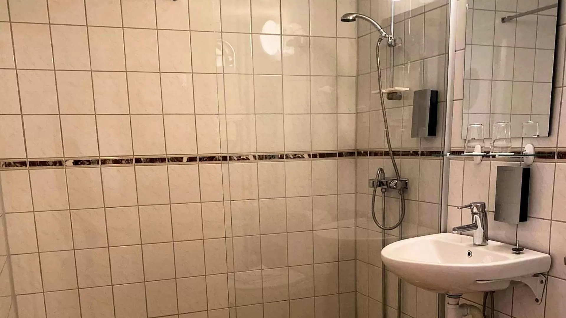 Bathroom in Hotell City