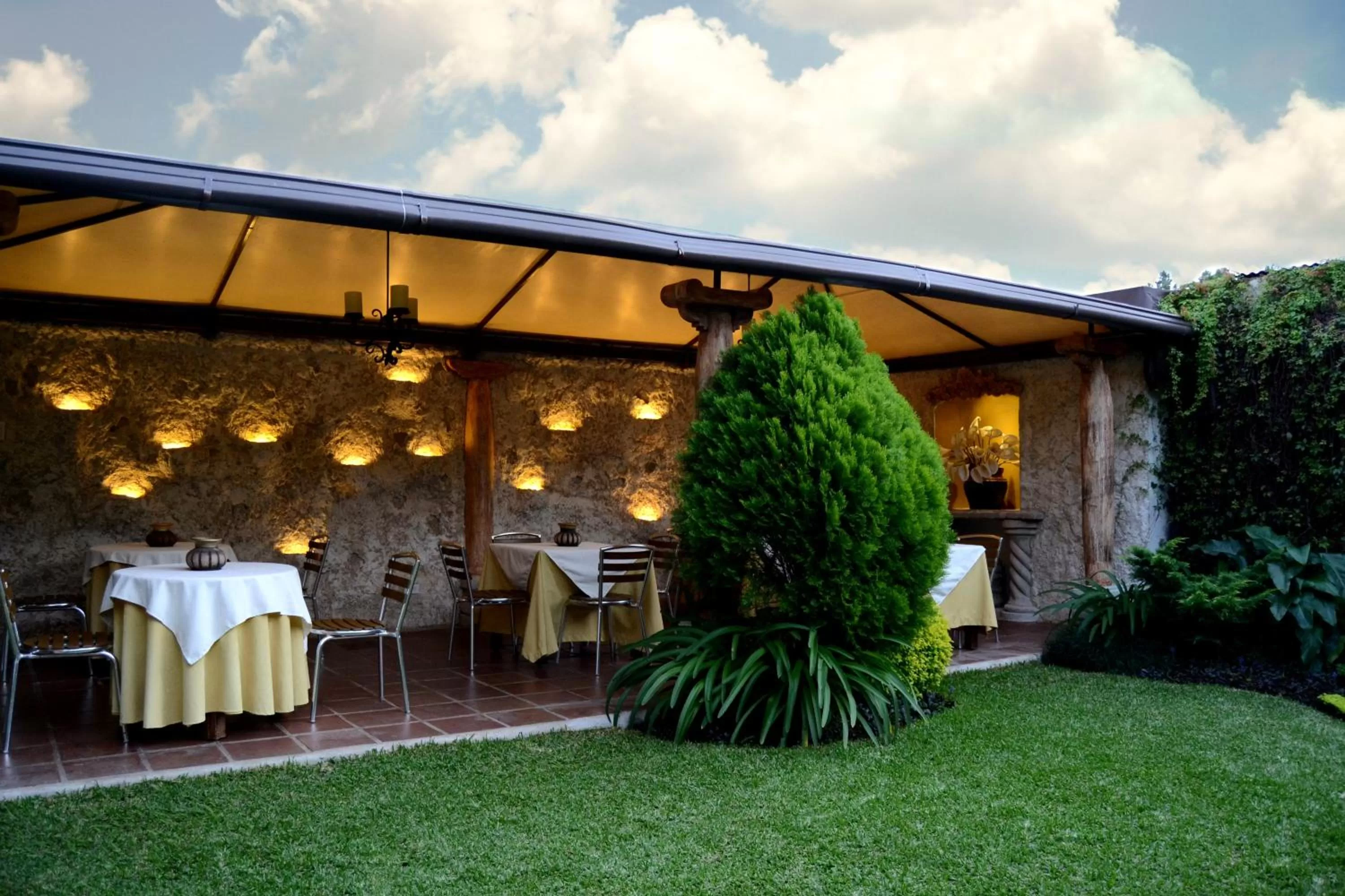 Restaurant/places to eat in Hostal Villa Toscana
