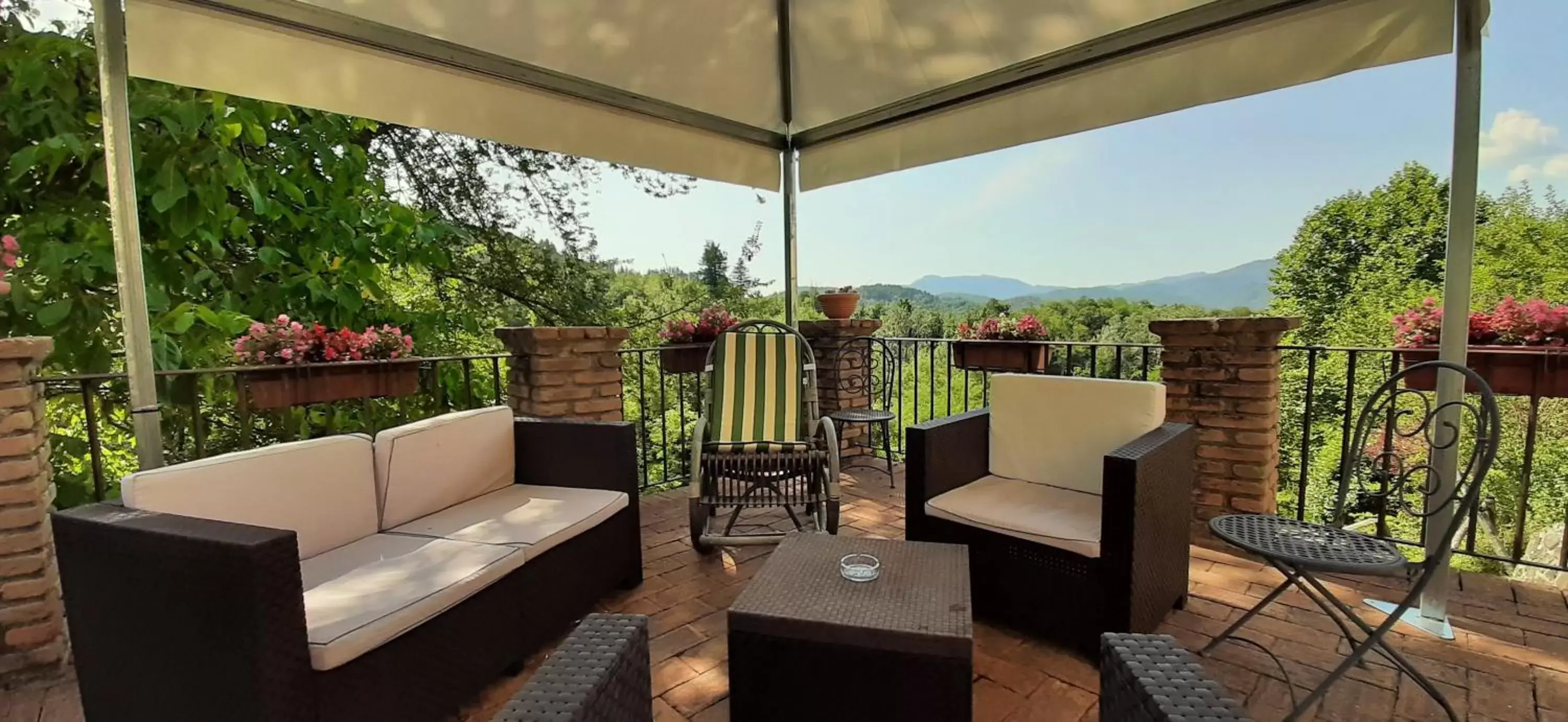 Patio, Balcony/Terrace in Villa Belvedere