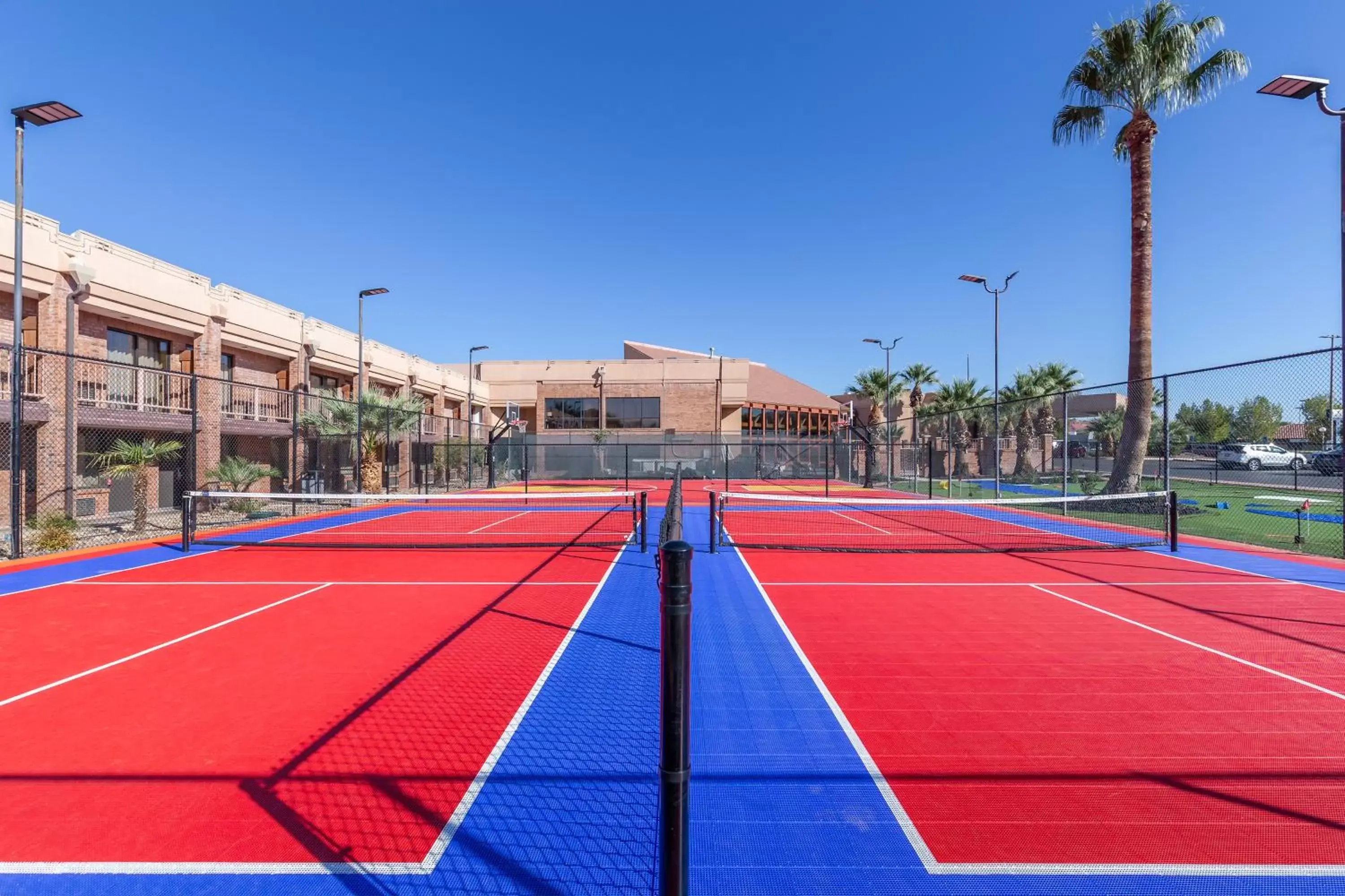 Tennis/Squash in Red Lion Hotel and Conference Center St. George