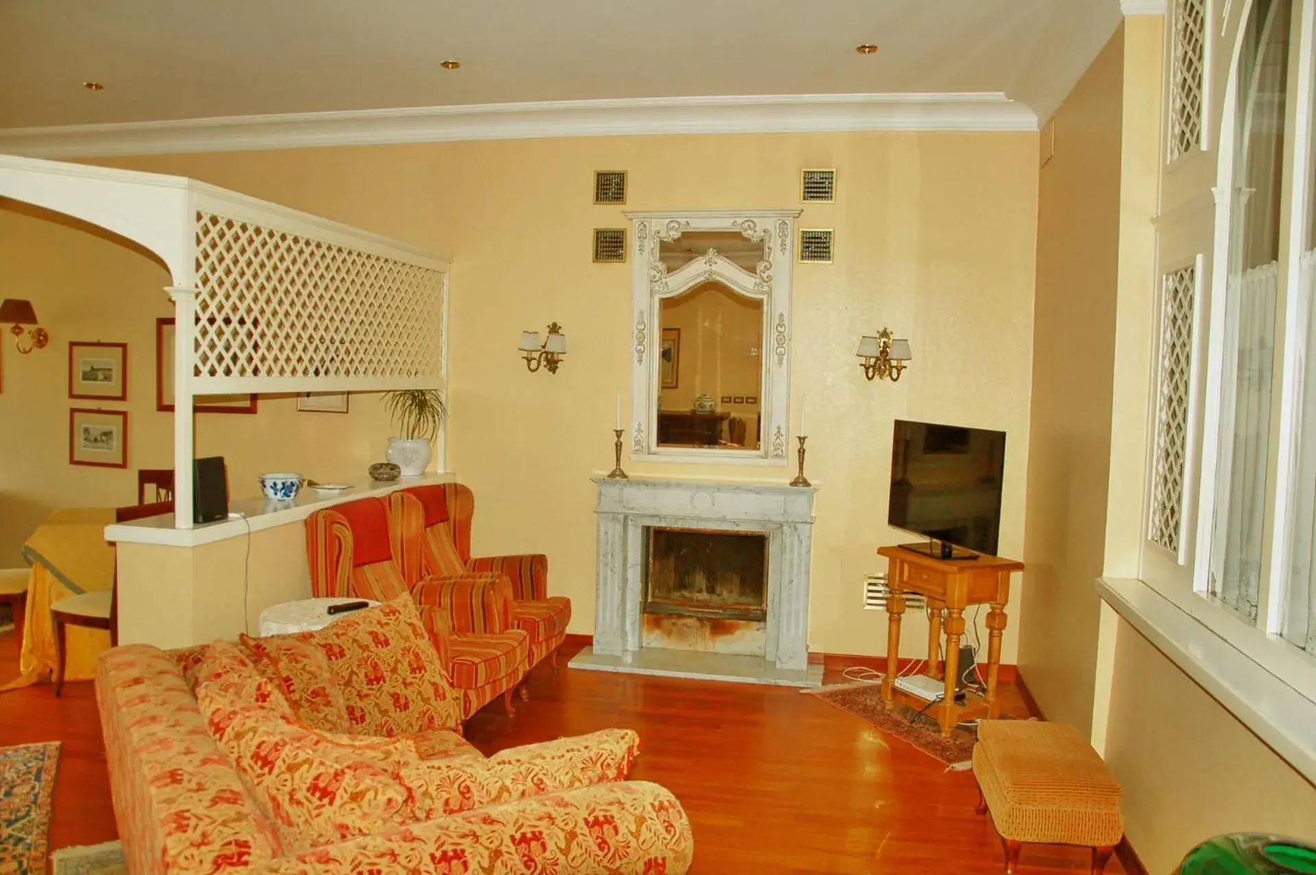 Lounge or bar, Seating Area in Hotel La Culla Del Lago