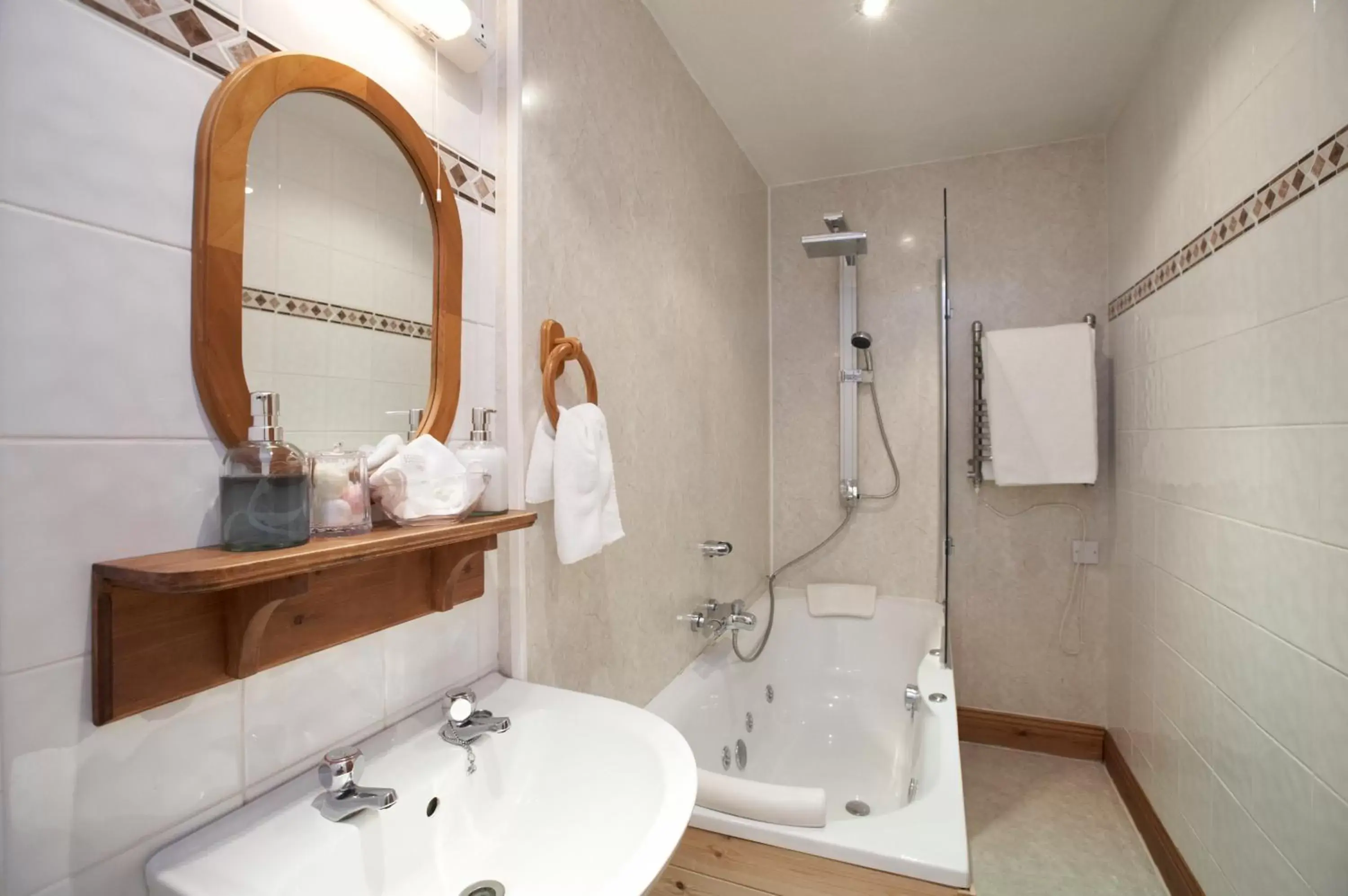 Toilet, Bathroom in Keswick Park Hotel