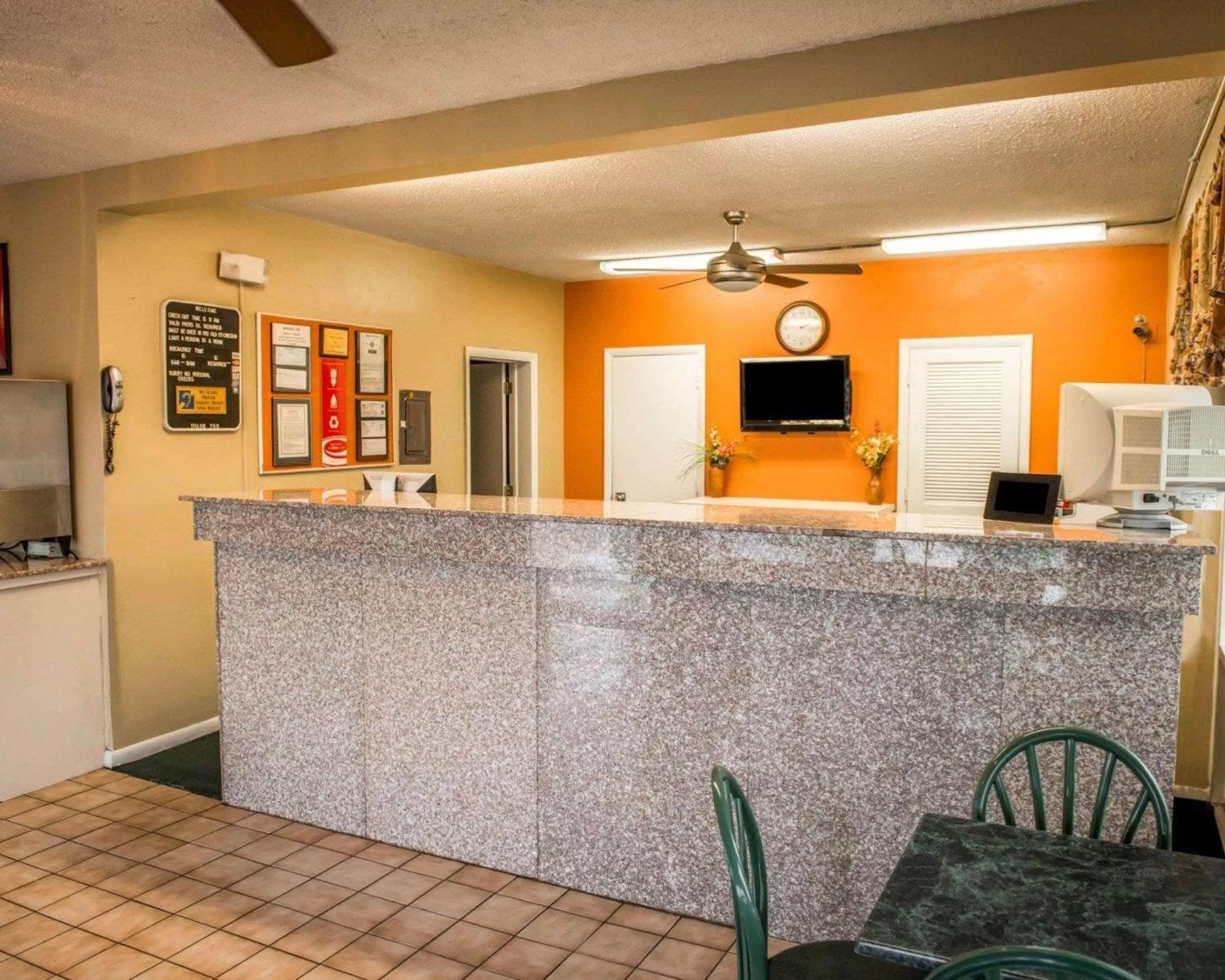 Lobby or reception in Econo Lodge Lake City-North