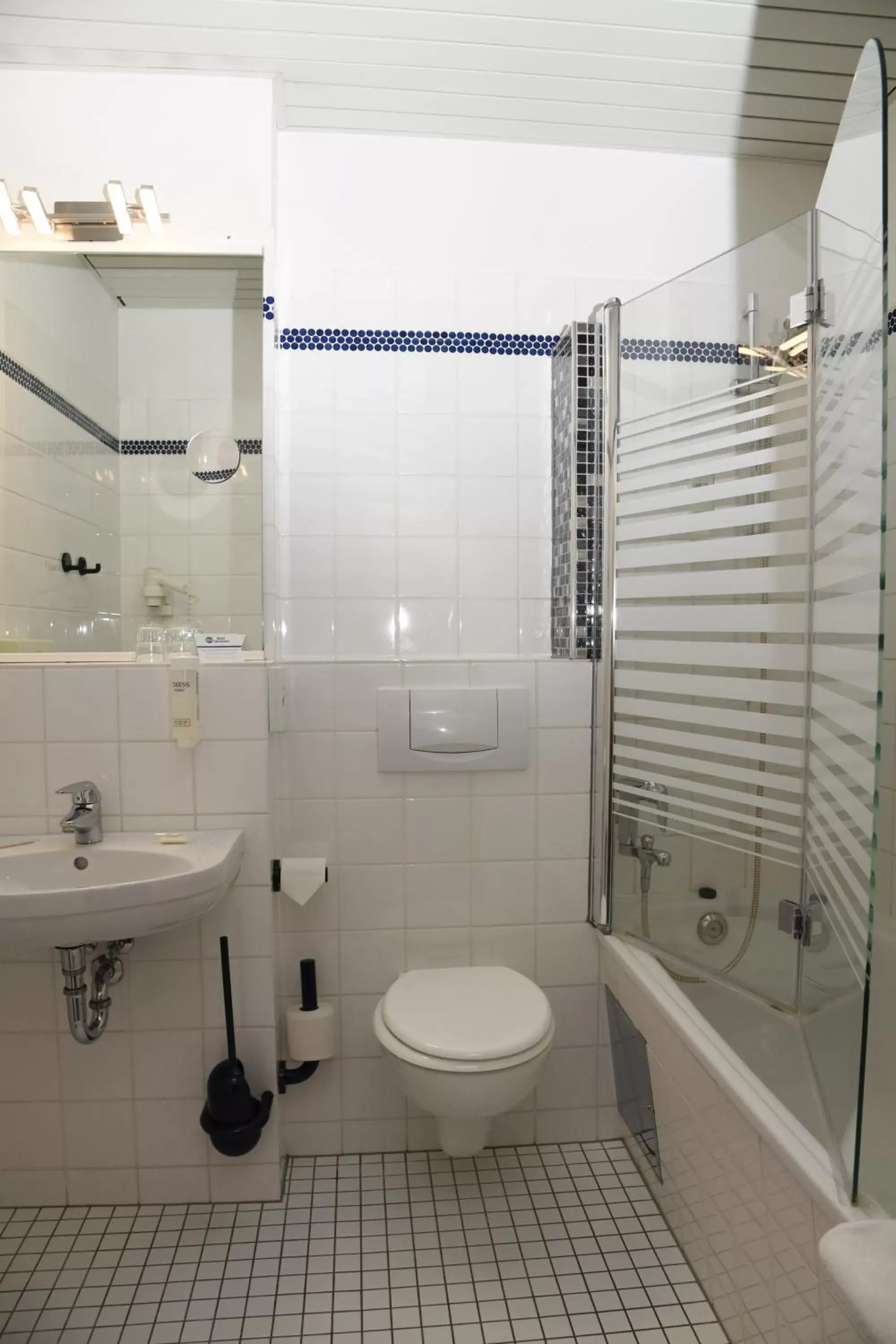 Shower, Bathroom in Best Western Comfort Business Hotel Düsseldorf-Neuss