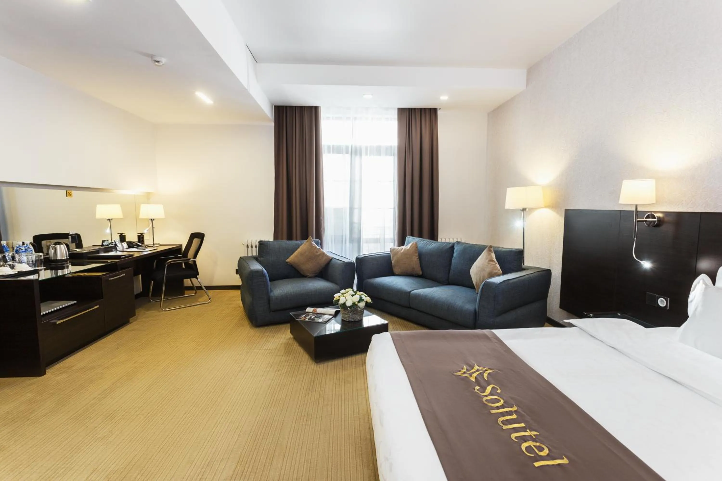 Bedroom, Bed in Solutel Hotel