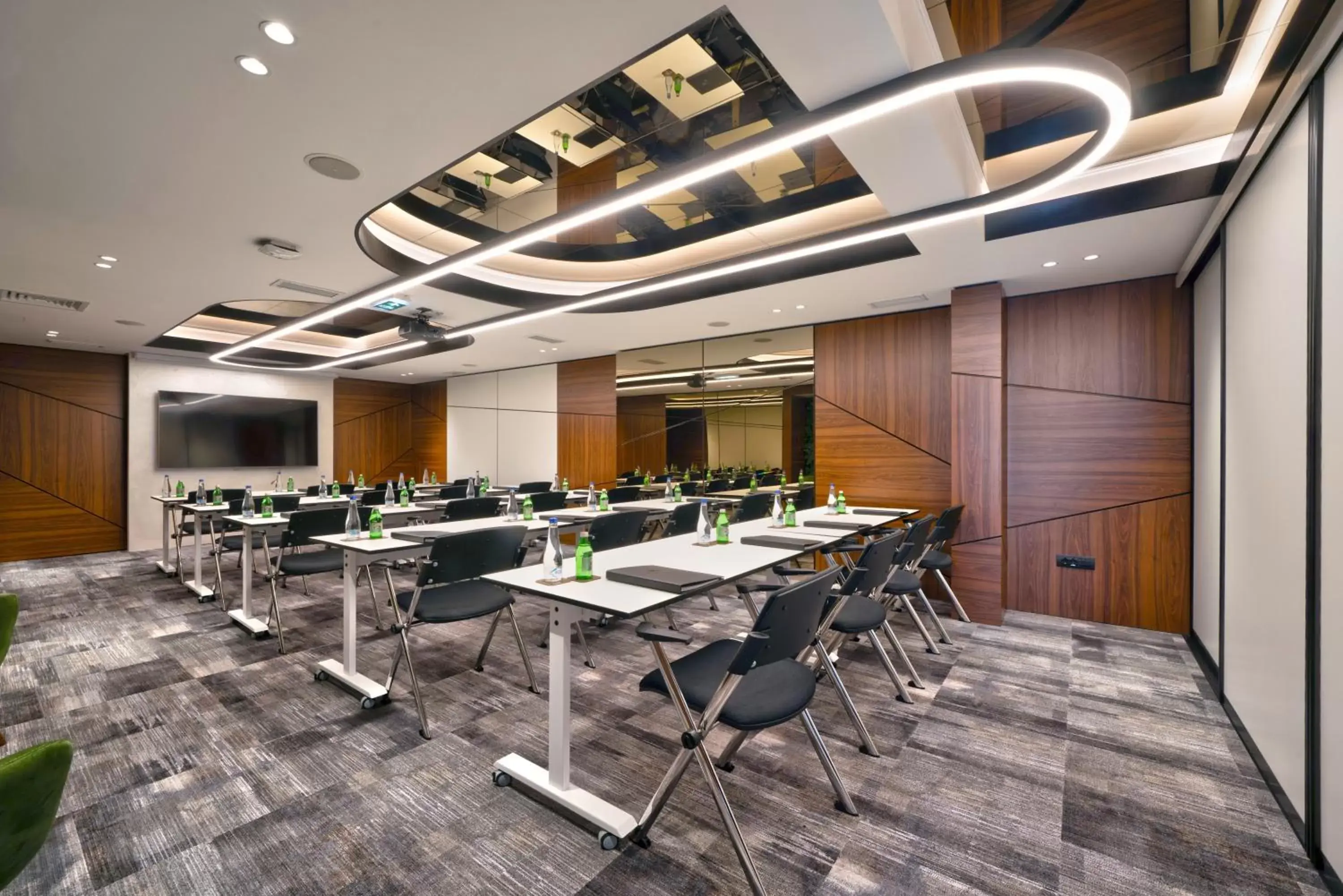 Business facilities in Sky Hotel