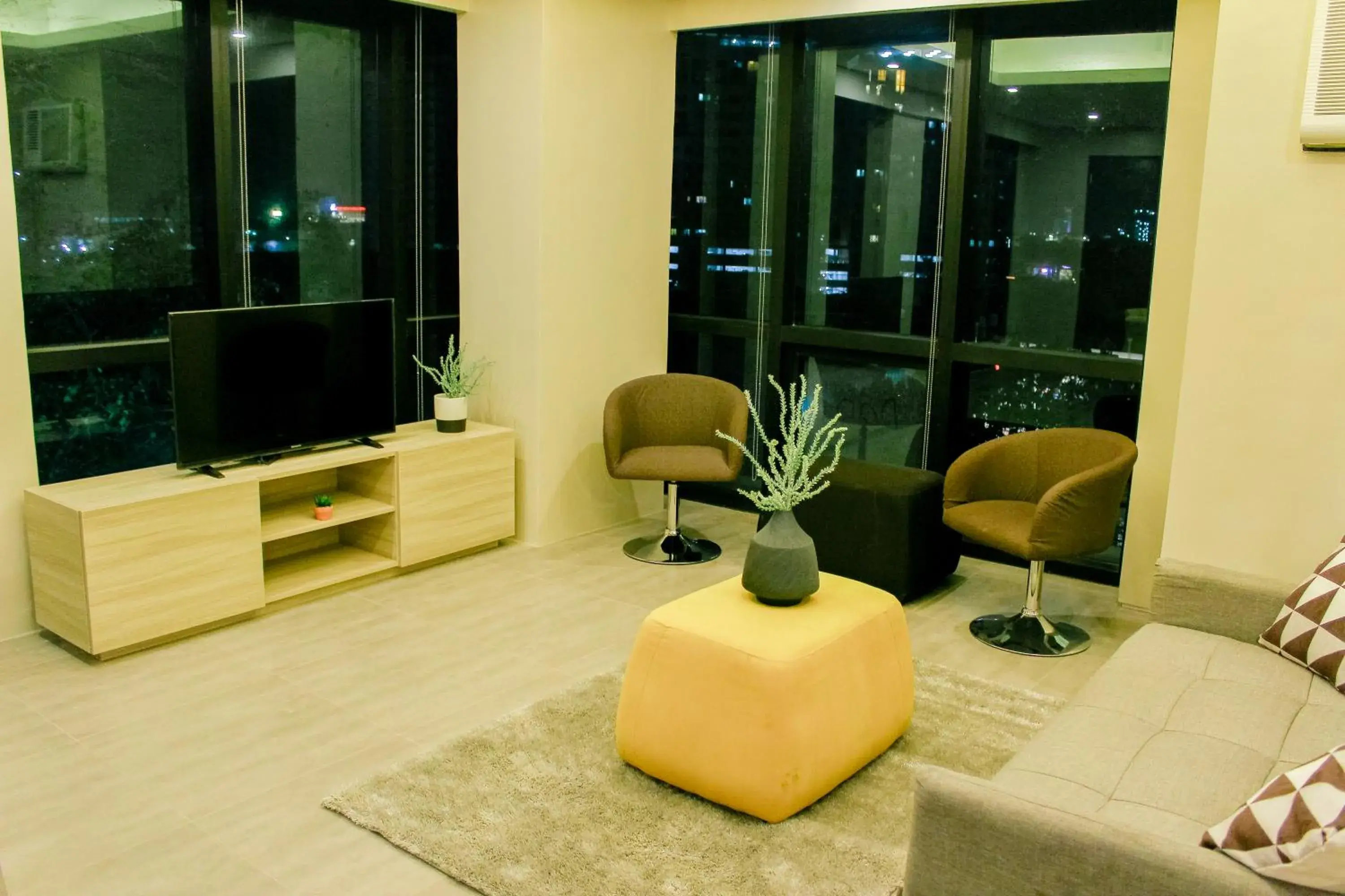 Living room, Seating Area in Mabolo Royal Hotel