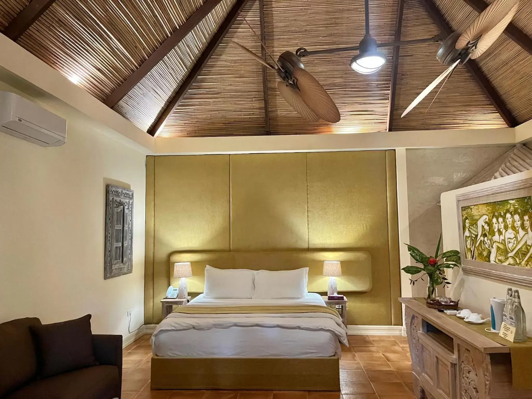 Bed in Coco Grove Beach Resort, Siquijor Island