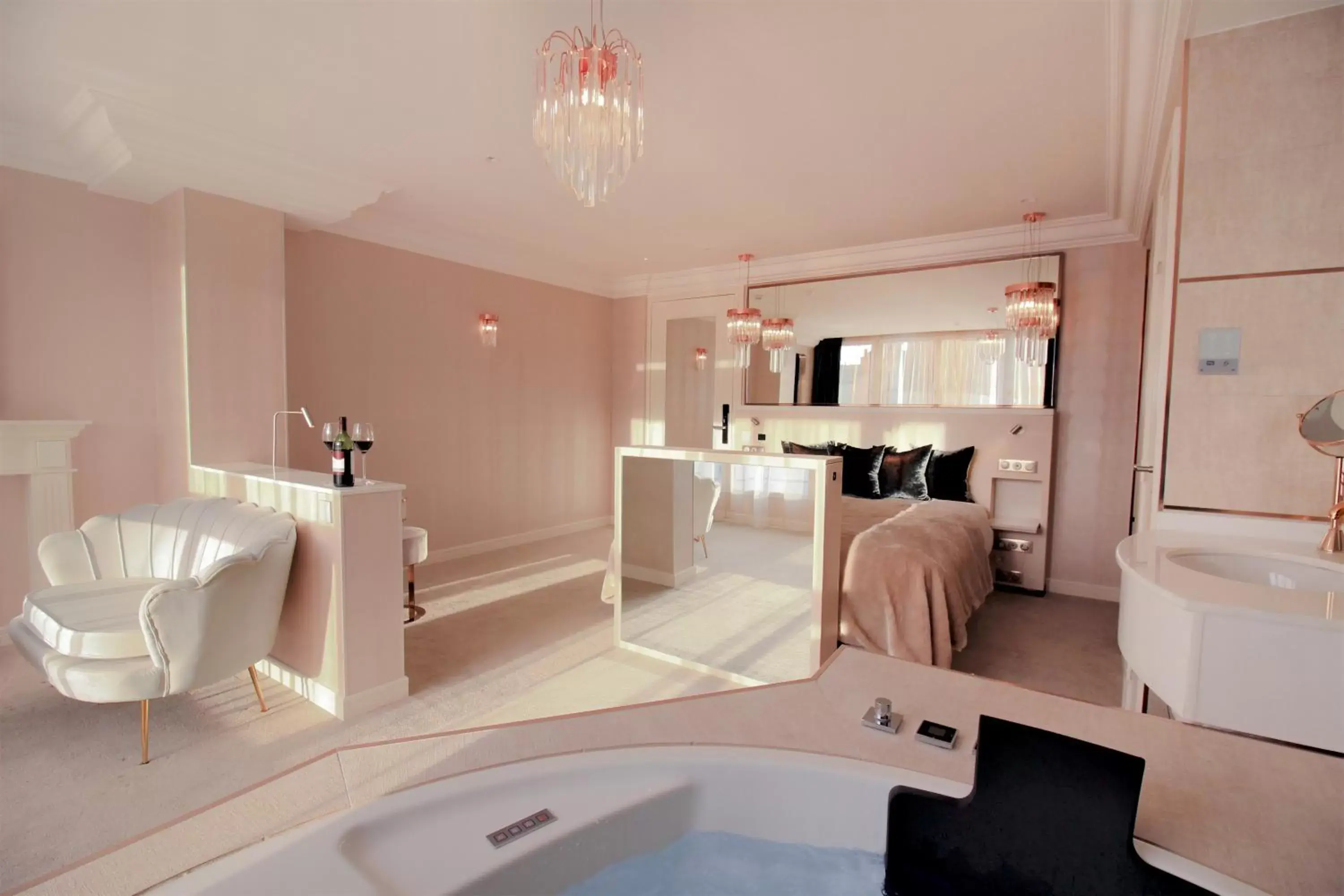 Bedroom, Bathroom in Paris j'Adore Hotel & Spa