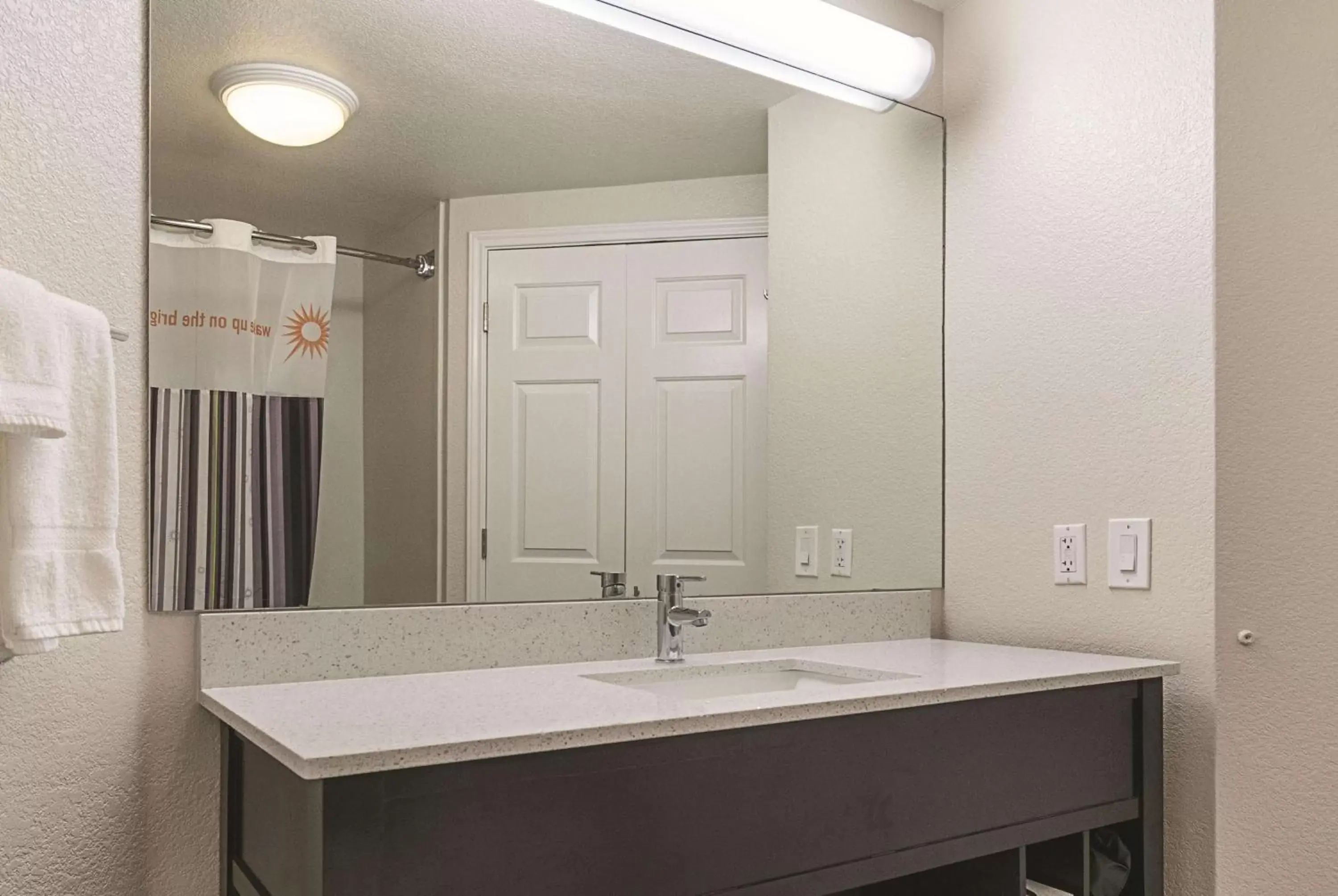 Photo of the whole room, Bathroom in La Quinta by Wyndham Ontario Airport