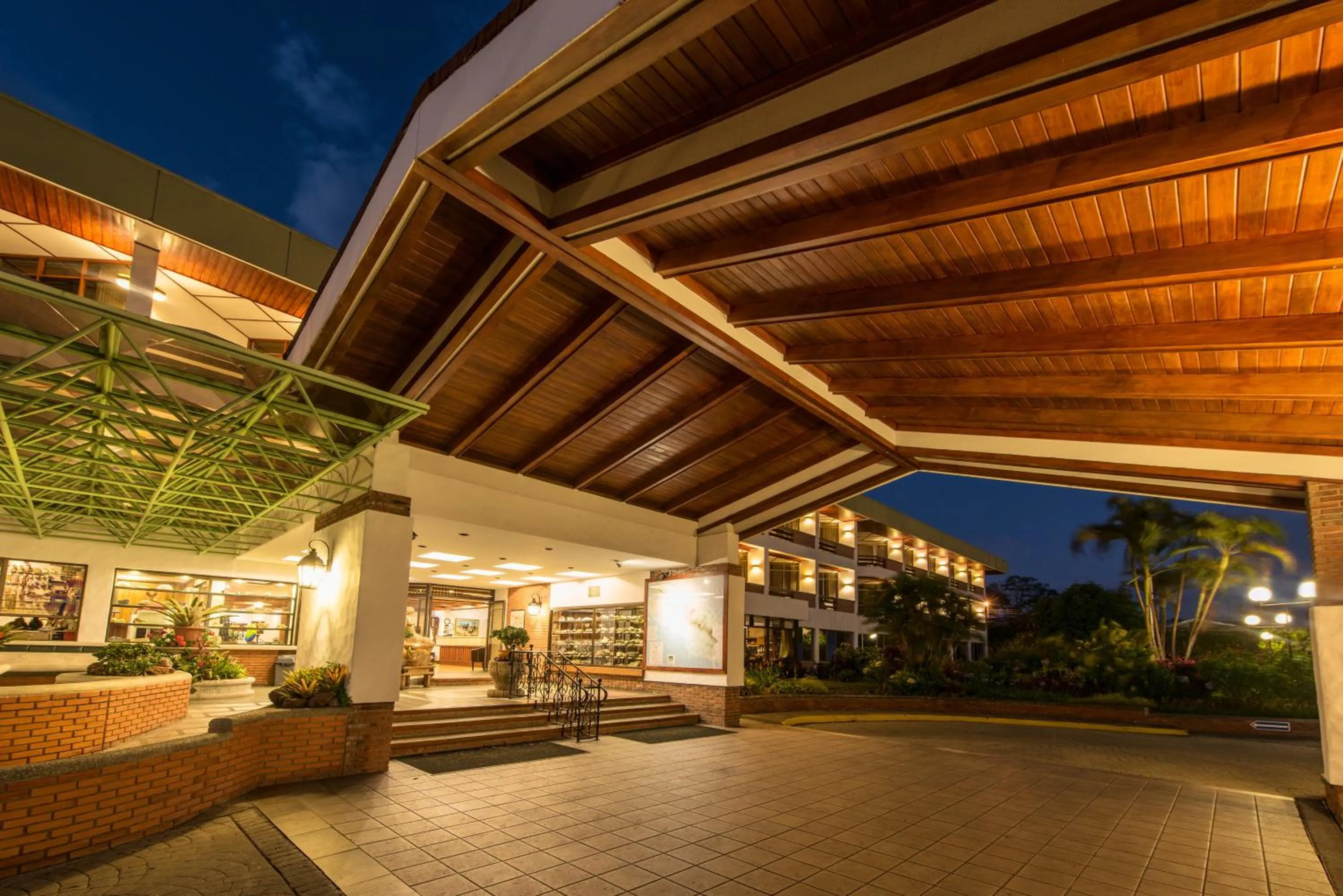 Facade/entrance in Hotel Bougainvillea San José