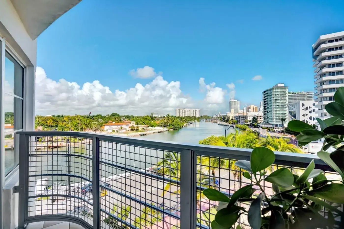 Balcony/Terrace in Hotel Trouvail Miami Beach