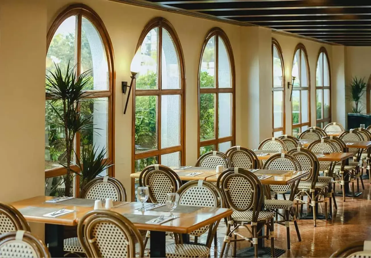 Restaurant/Places to Eat in Dubai Marine Beach Resort & Spa