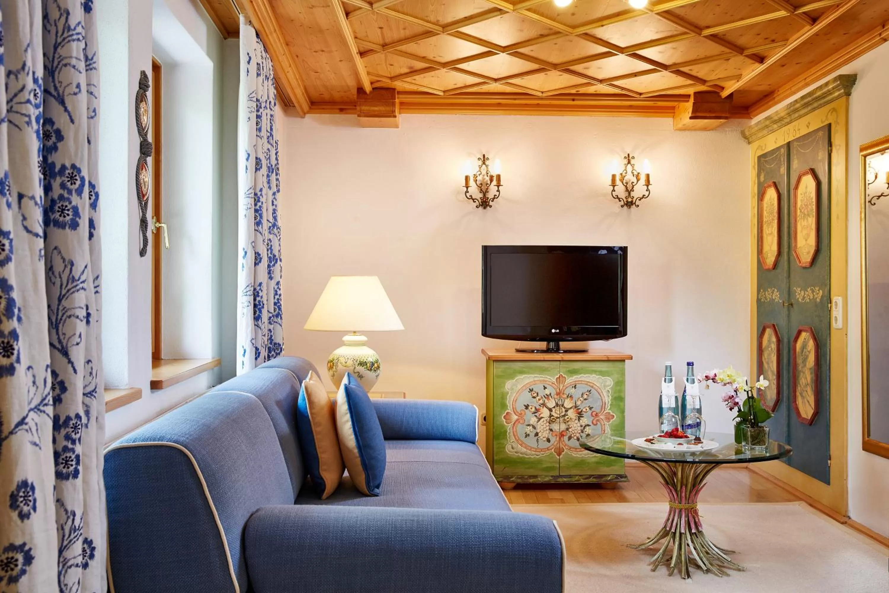 Living room in Relais & Châteaux Hotel Tennerhof