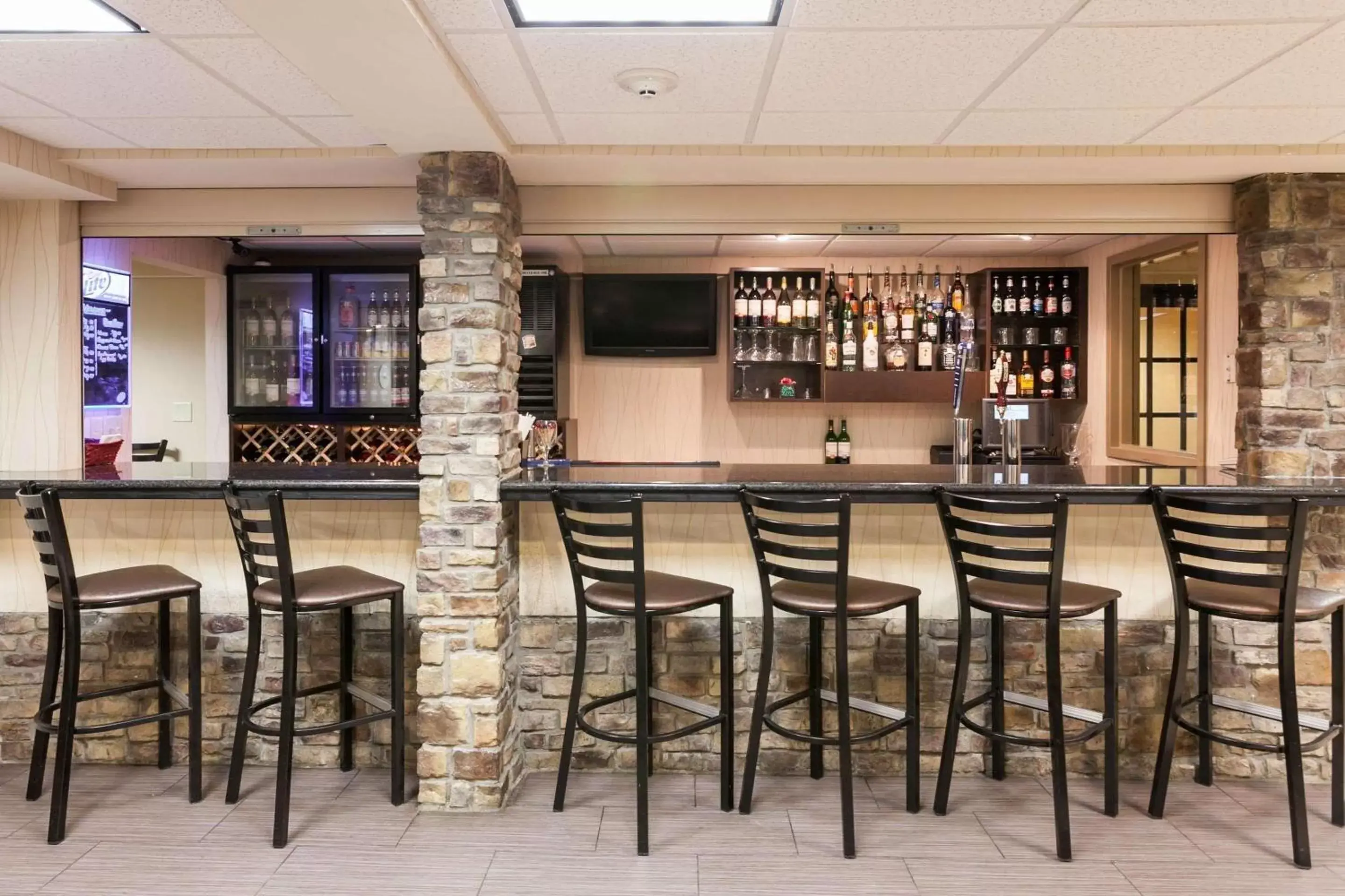 Lounge or bar, Lounge/Bar in Comfort Inn & Suites Statesville - Mooresville