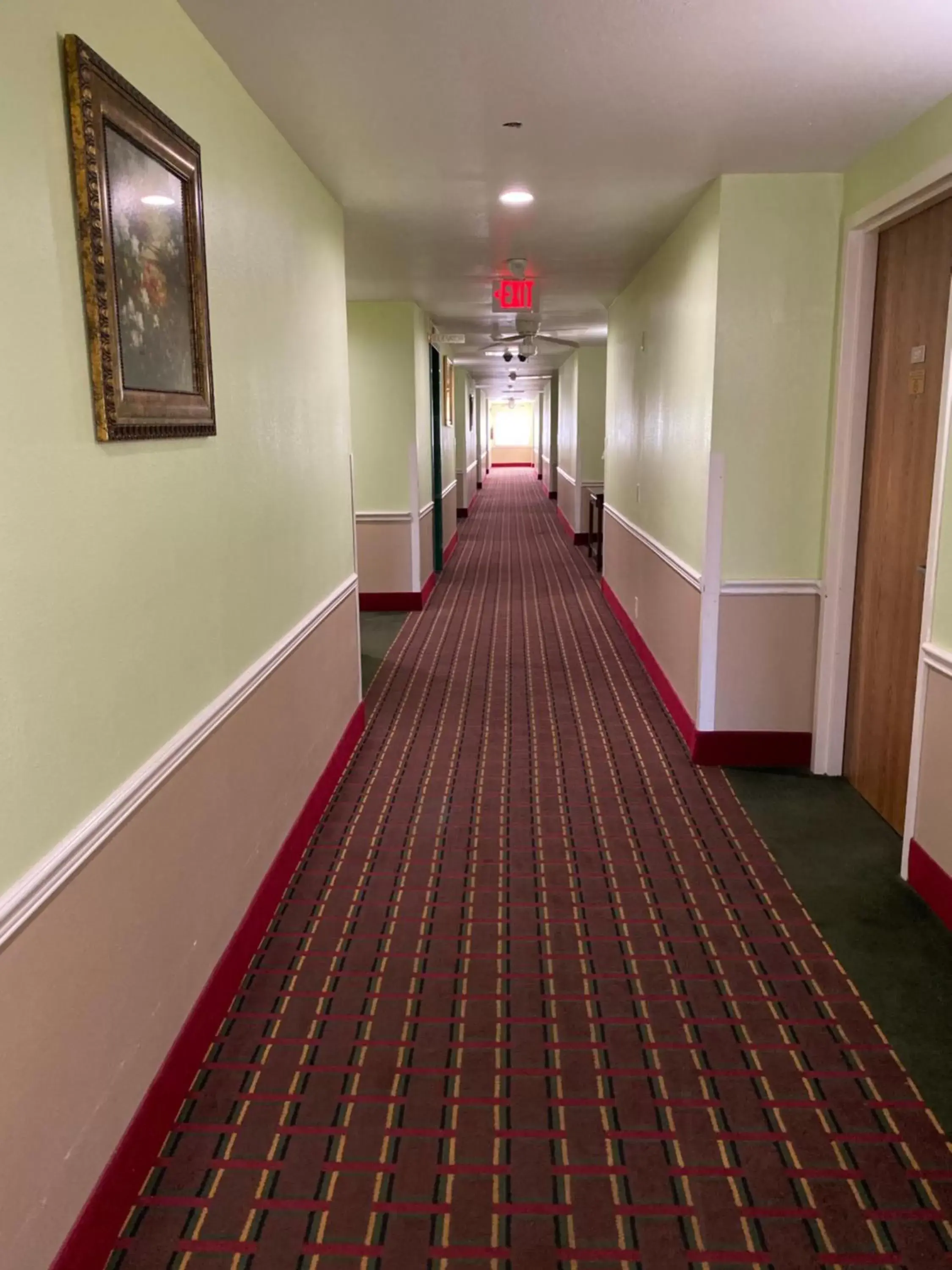 Lobby or reception in Guest House Inn Medical District near Texas Tech Univ Lobby or reception in Guest House Inn Medical District near Texas Tech Univ