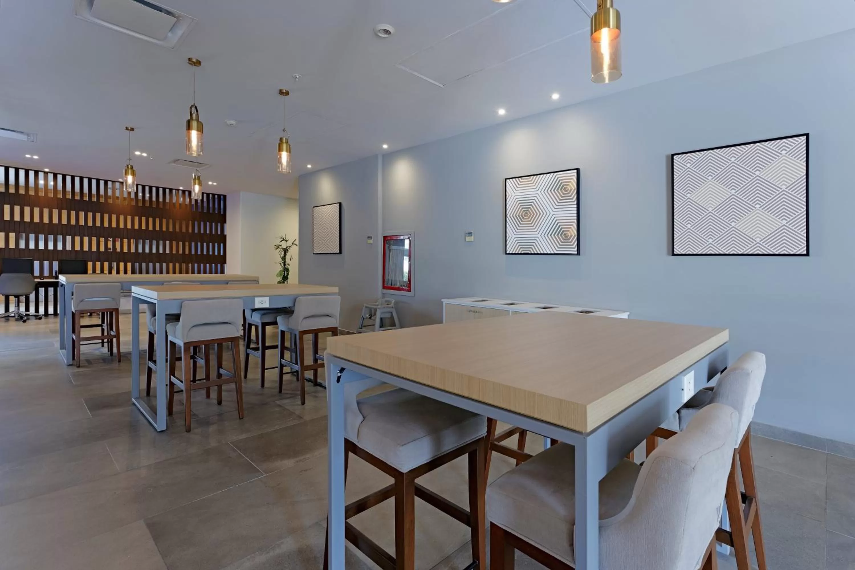 Restaurant/places to eat in Holiday Inn Express Villahermosa by IHG