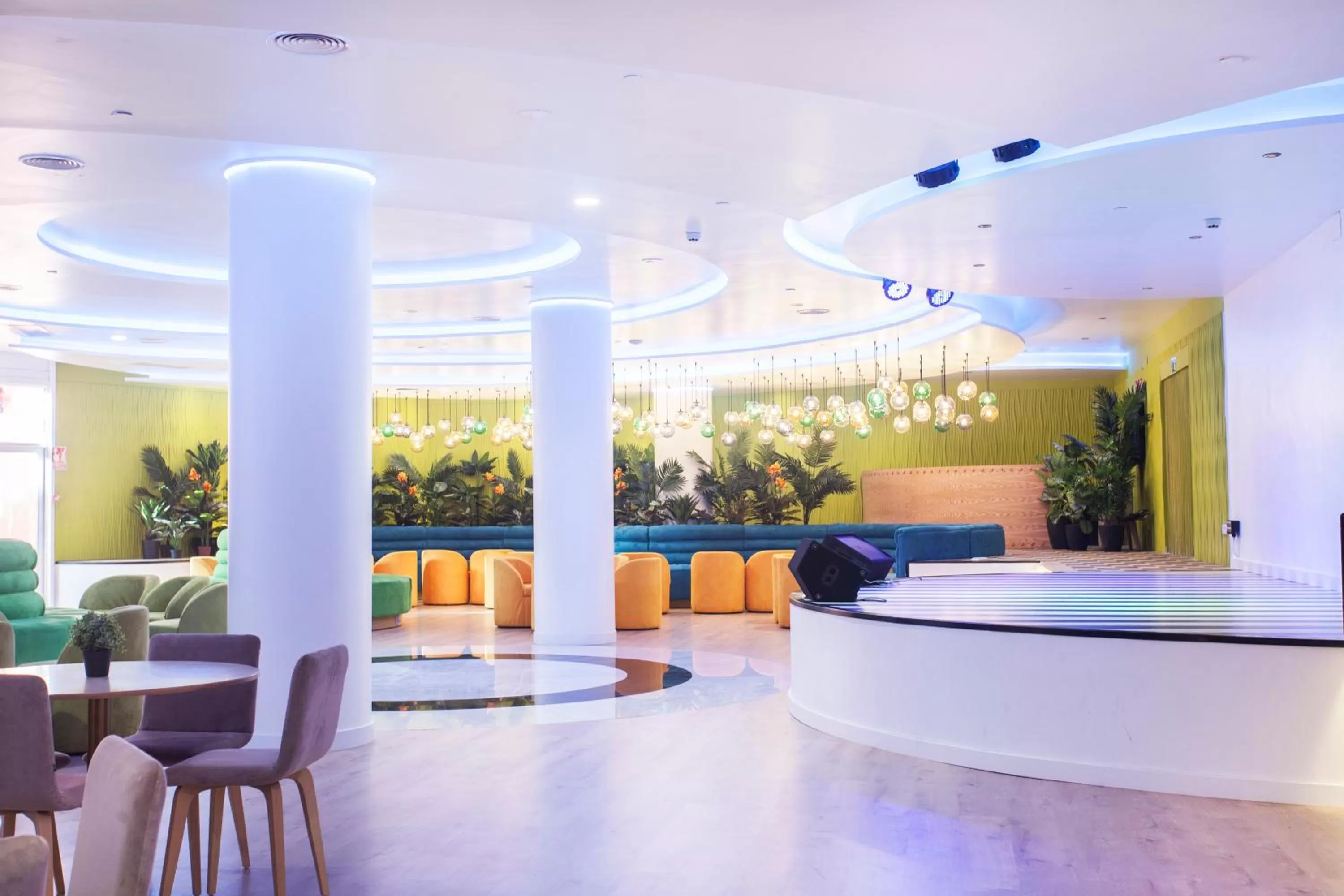 Nightclub / DJ in Villa Mandi Golf Resort