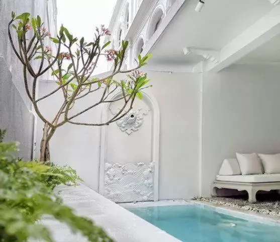 Swimming Pool in The Inside House