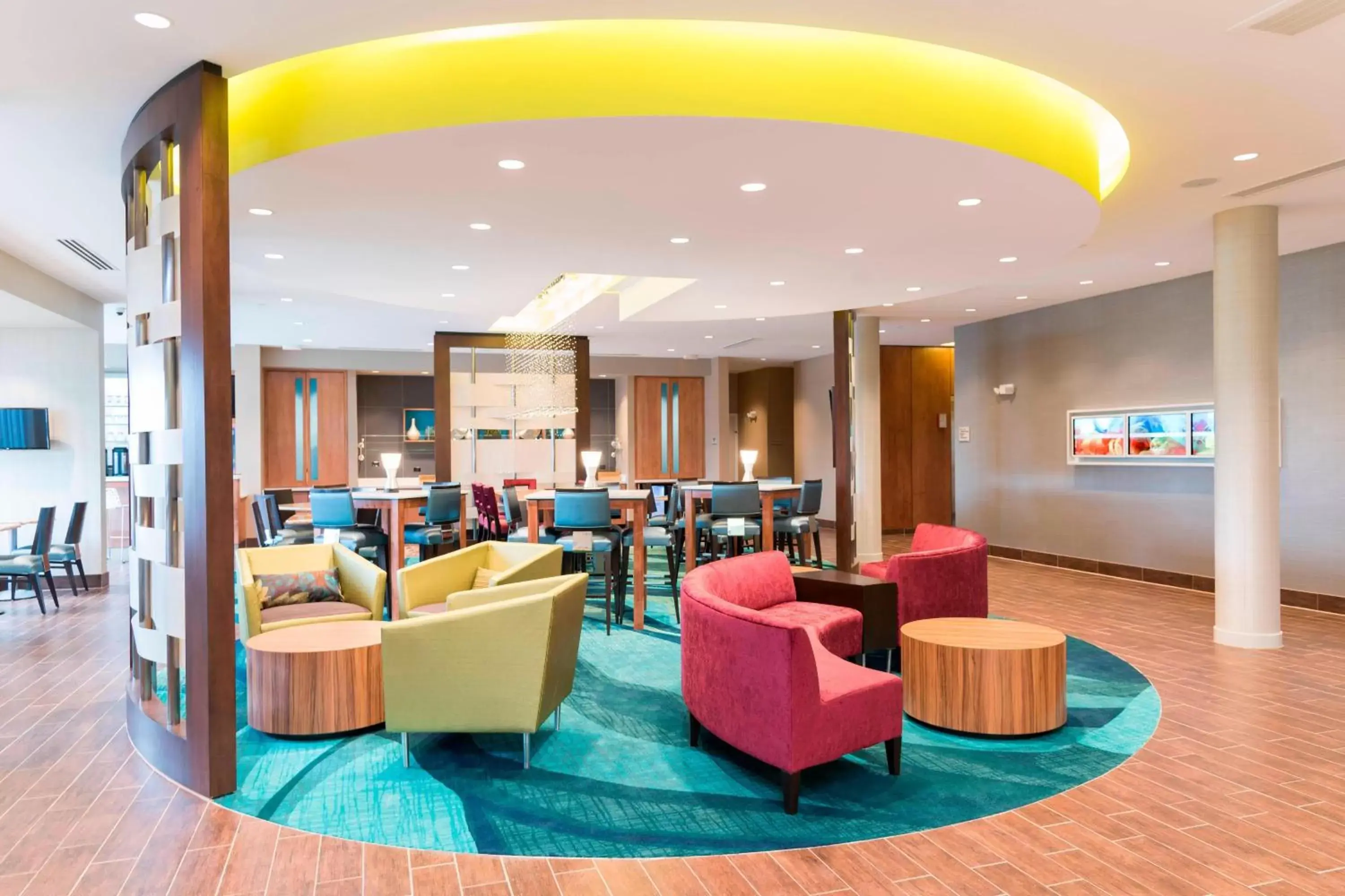 Lobby or reception, Lounge/Bar in SpringHill Suites by Marriott Chicago Southeast/Munster, IN